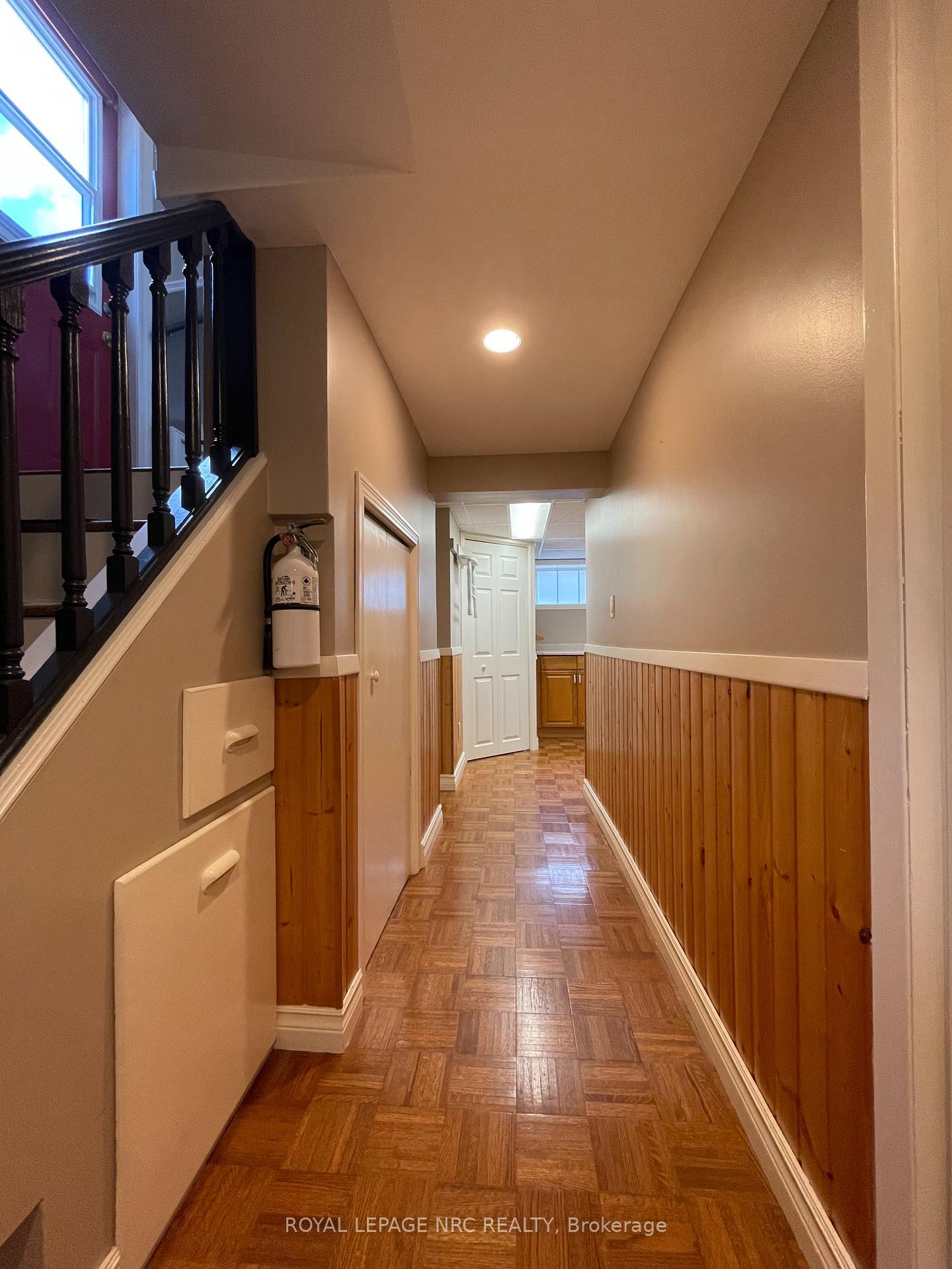 Photo 17 of 38 Pinecrest Avenue, St. Catharines, Burleigh Hill — HOMEH