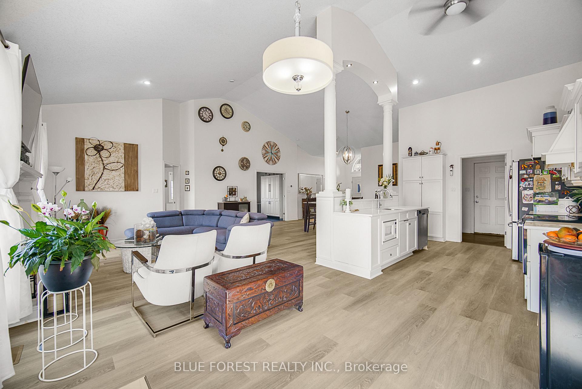 Photo 8 of 57 Augusta Crescent, St. Thomas — HOMEH
