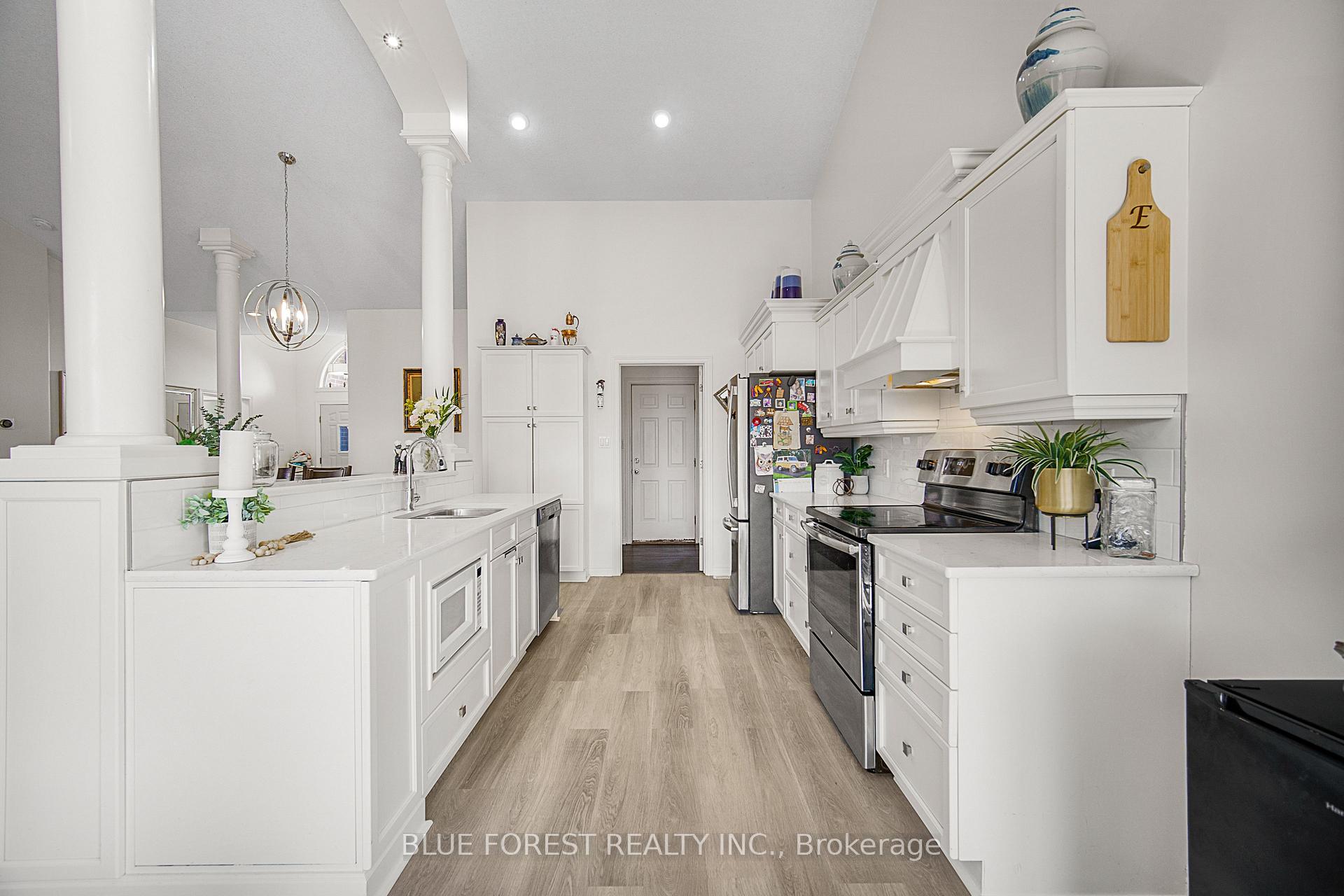 Photo 9 of 57 Augusta Crescent, St. Thomas — HOMEH