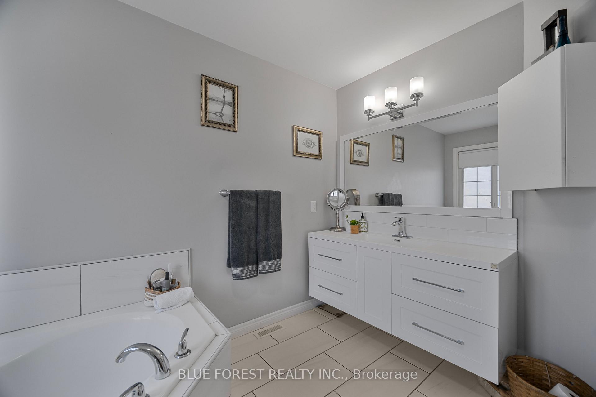 Photo 19 of 57 Augusta Crescent, St. Thomas — HOMEH