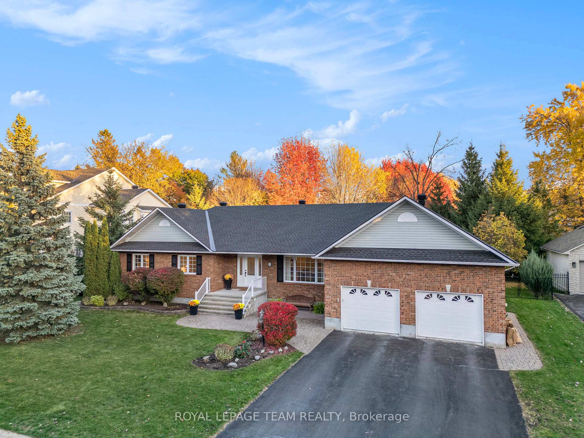 Photo 2 of 23 Cypress Gardens, Ottawa, Stittsville (South) — HOMEH