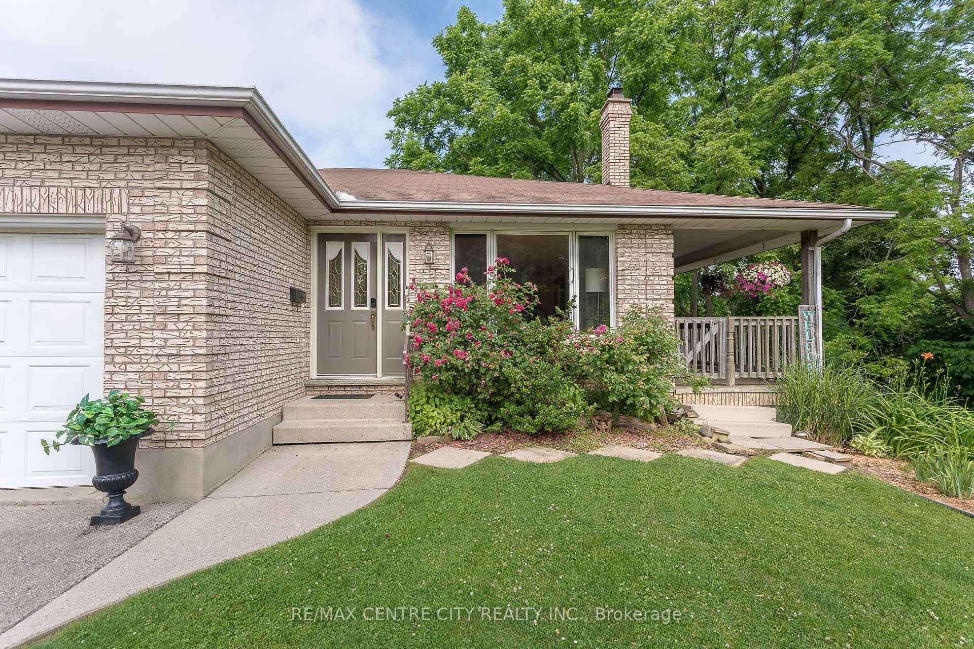 Photo 5 of 150 Inkerman Street, St. Thomas — HOMEH