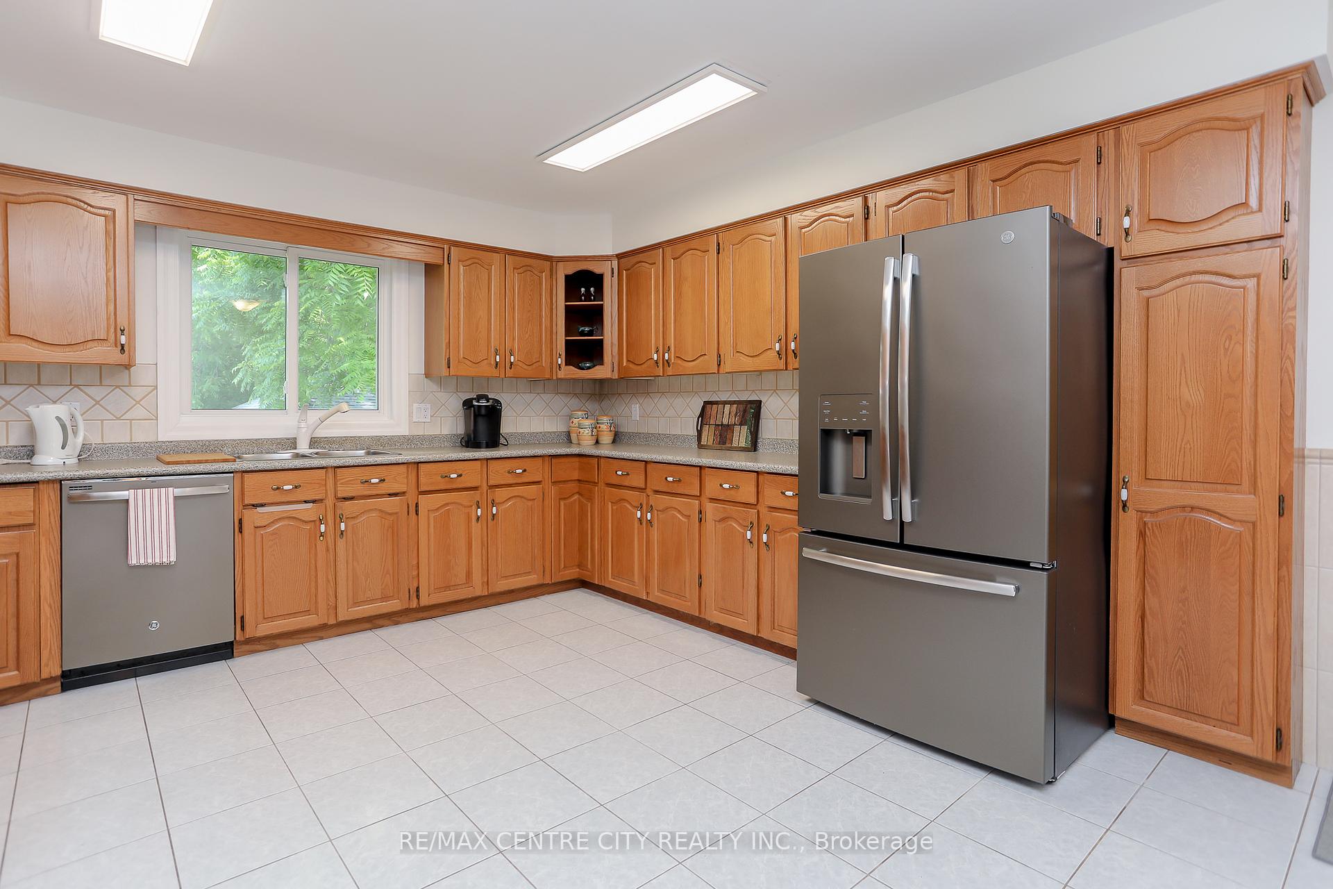 Photo 14 of 150 Inkerman Street, St. Thomas — HOMEH