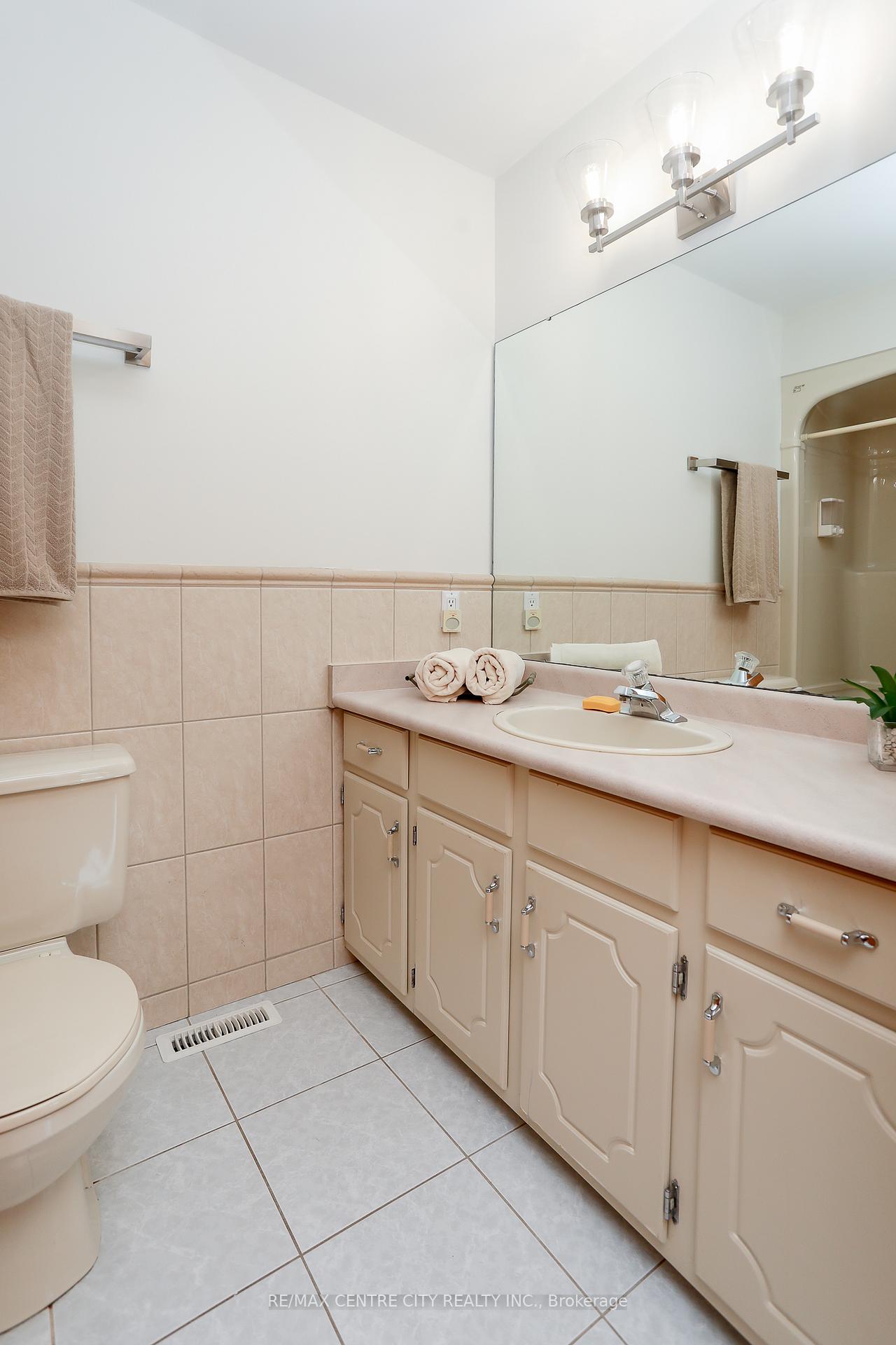 Photo 24 of 150 Inkerman Street, St. Thomas — HOMEH