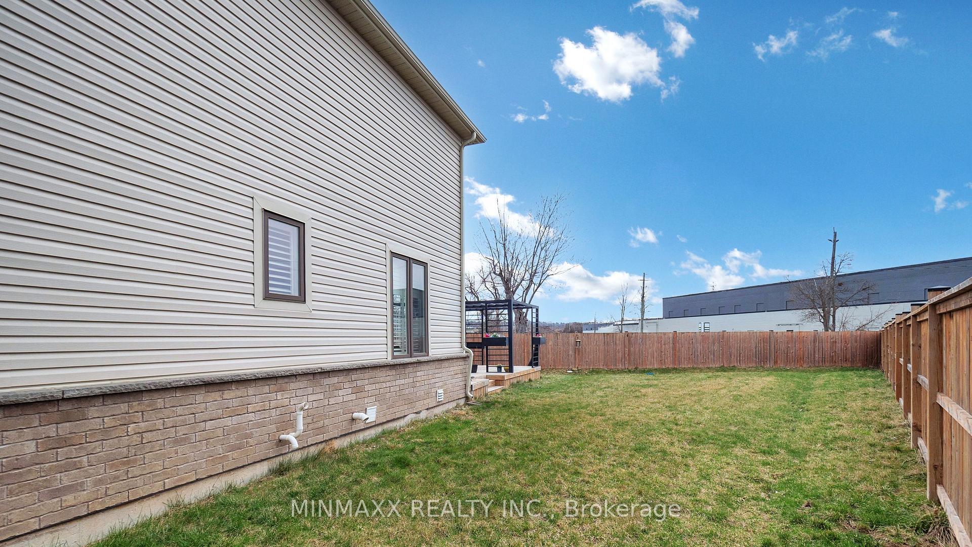 Photo 40 of 19 Ellis Avenue, St. Catharines, Oakdale — HOMEH