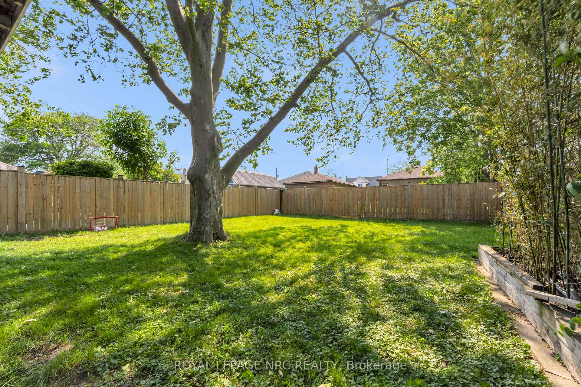 Photo 3 of 41 Perth Street, St. Catharines, E. Chester — HOMEH