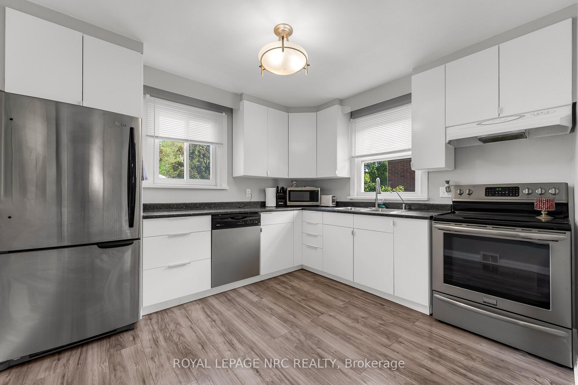 Photo 7 of 41 Perth Street, St. Catharines, E. Chester — HOMEH