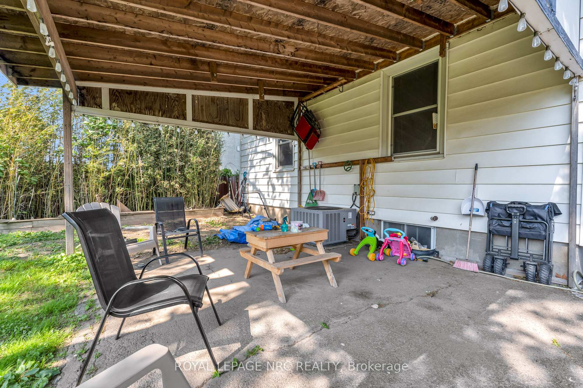Photo 22 of 41 Perth Street, St. Catharines, E. Chester — HOMEH