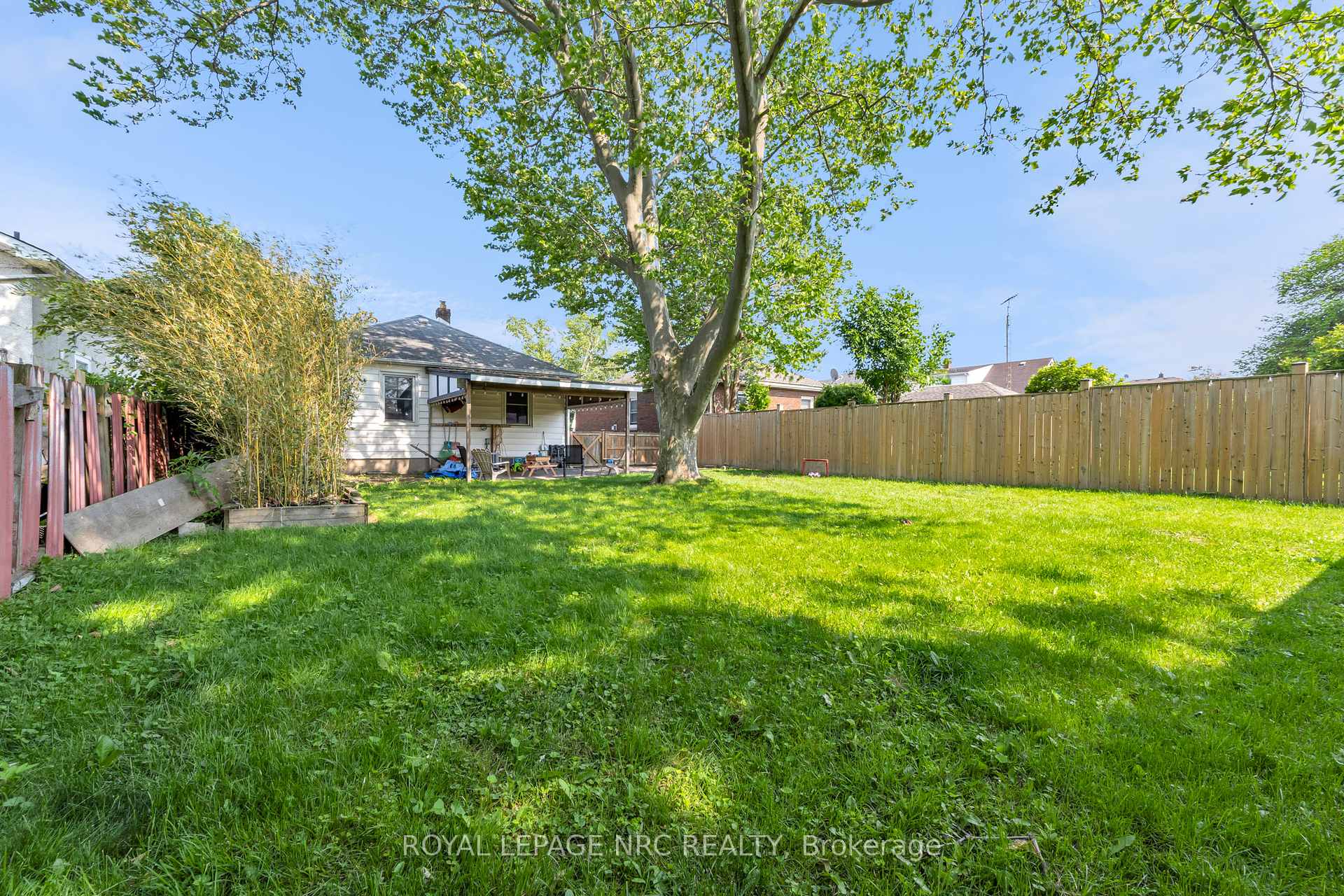 Photo 23 of 41 Perth Street, St. Catharines, E. Chester — HOMEH