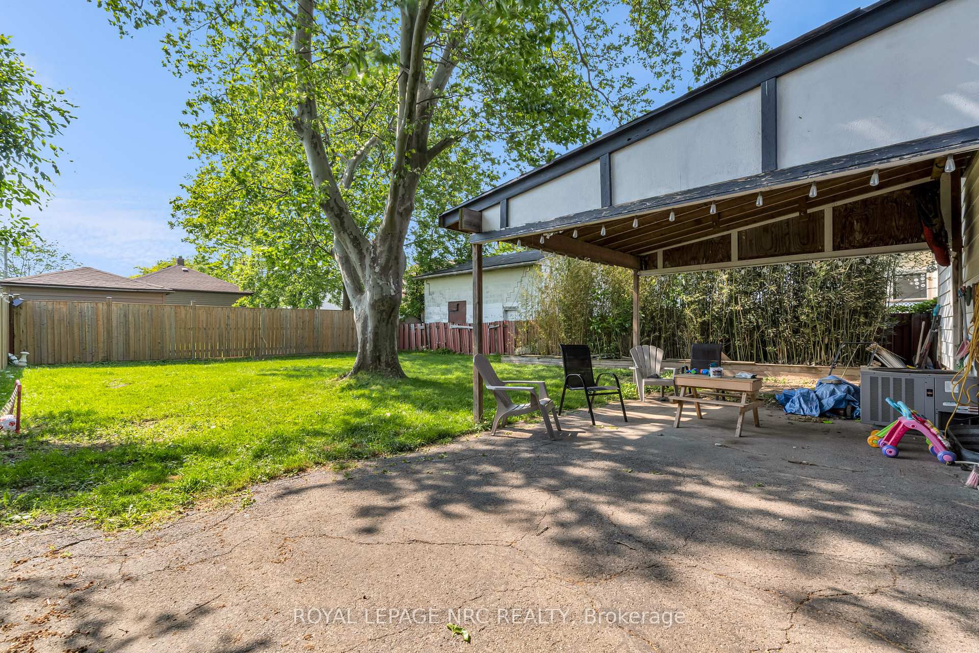 Photo 24 of 41 Perth Street, St. Catharines, E. Chester — HOMEH