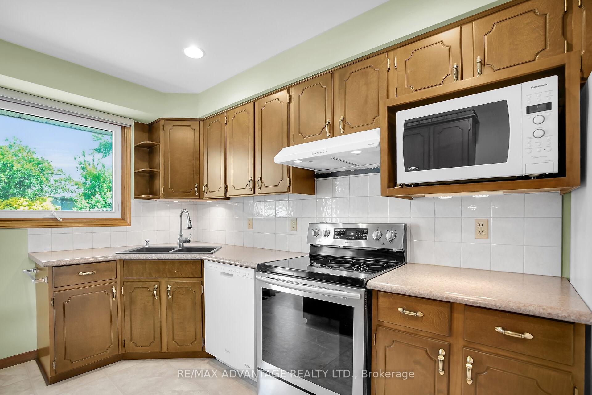 Photo 10 of 304 Highview Drive, St. Thomas — HOMEH