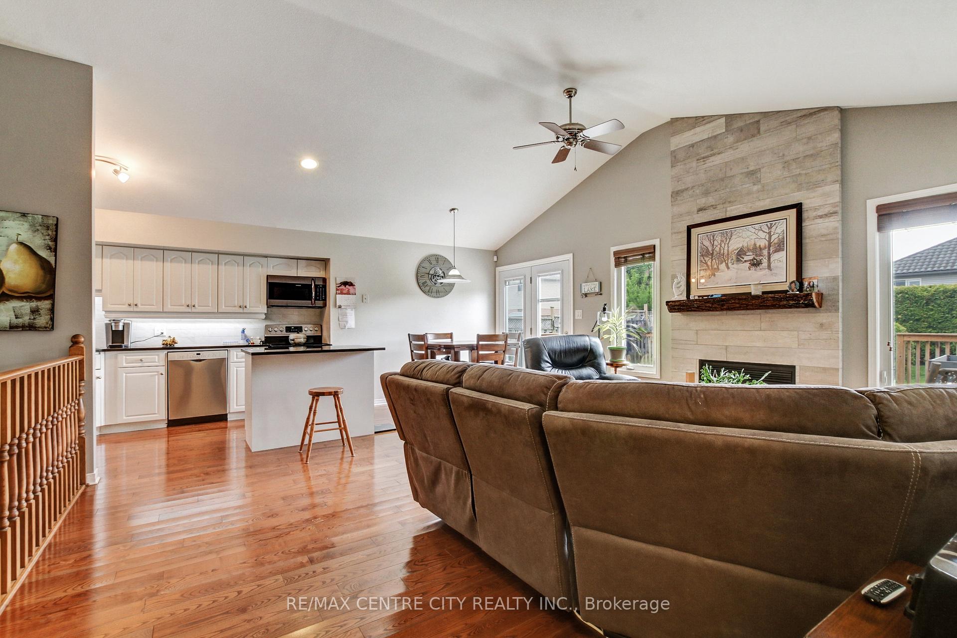 Photo 10 of 20 Steeplechase Court, St. Thomas — HOMEH