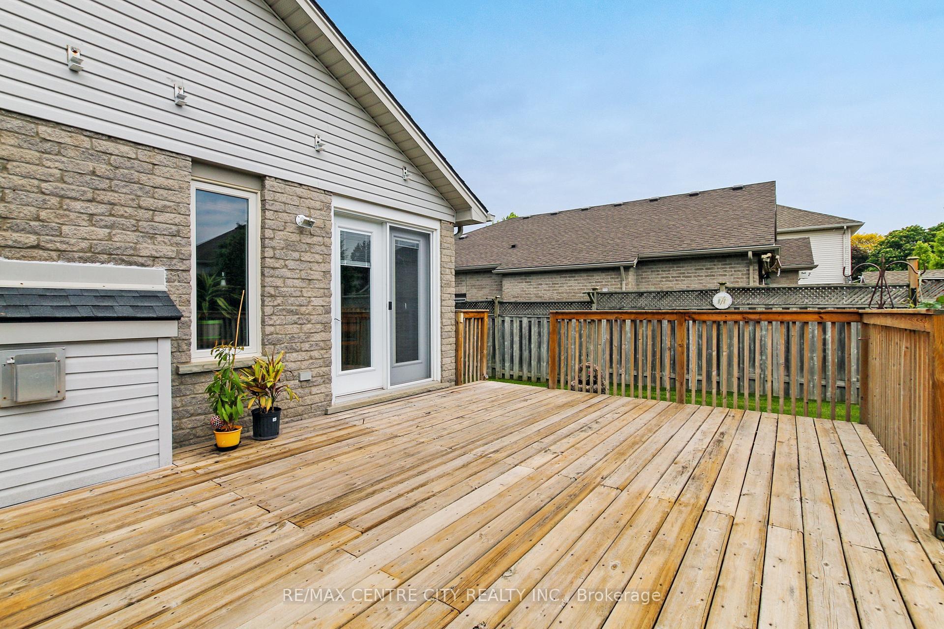 Photo 21 of 20 Steeplechase Court, St. Thomas — HOMEH