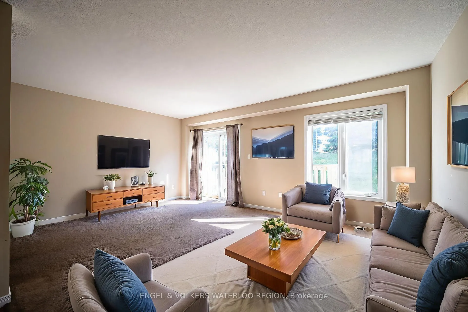 Photo 4 of 202 Maitland Street, Kitchener — HOMEH