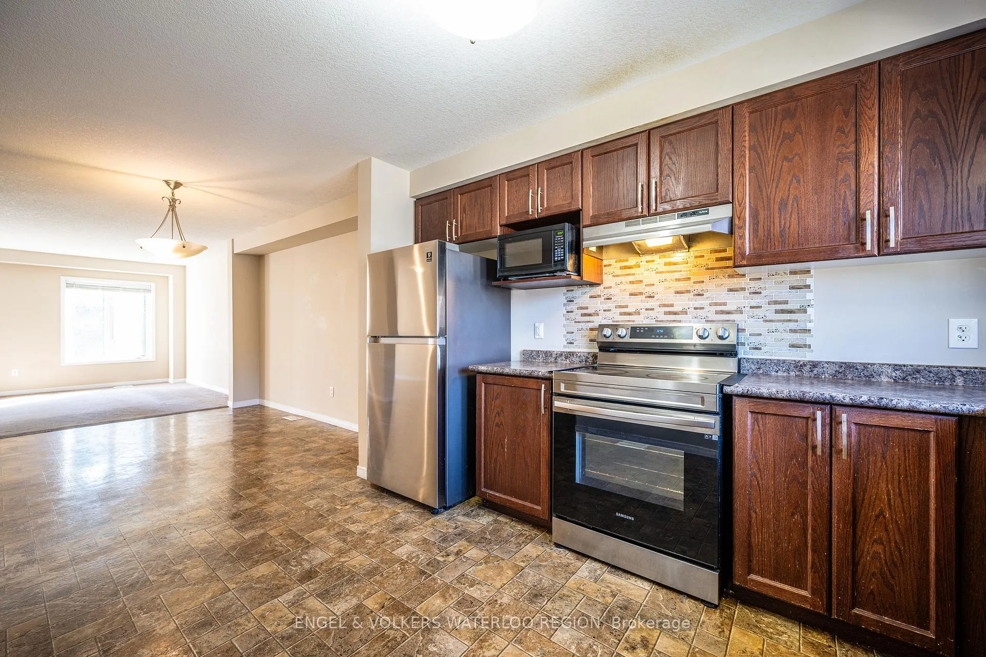 Photo 13 of 202 Maitland Street, Kitchener — HOMEH