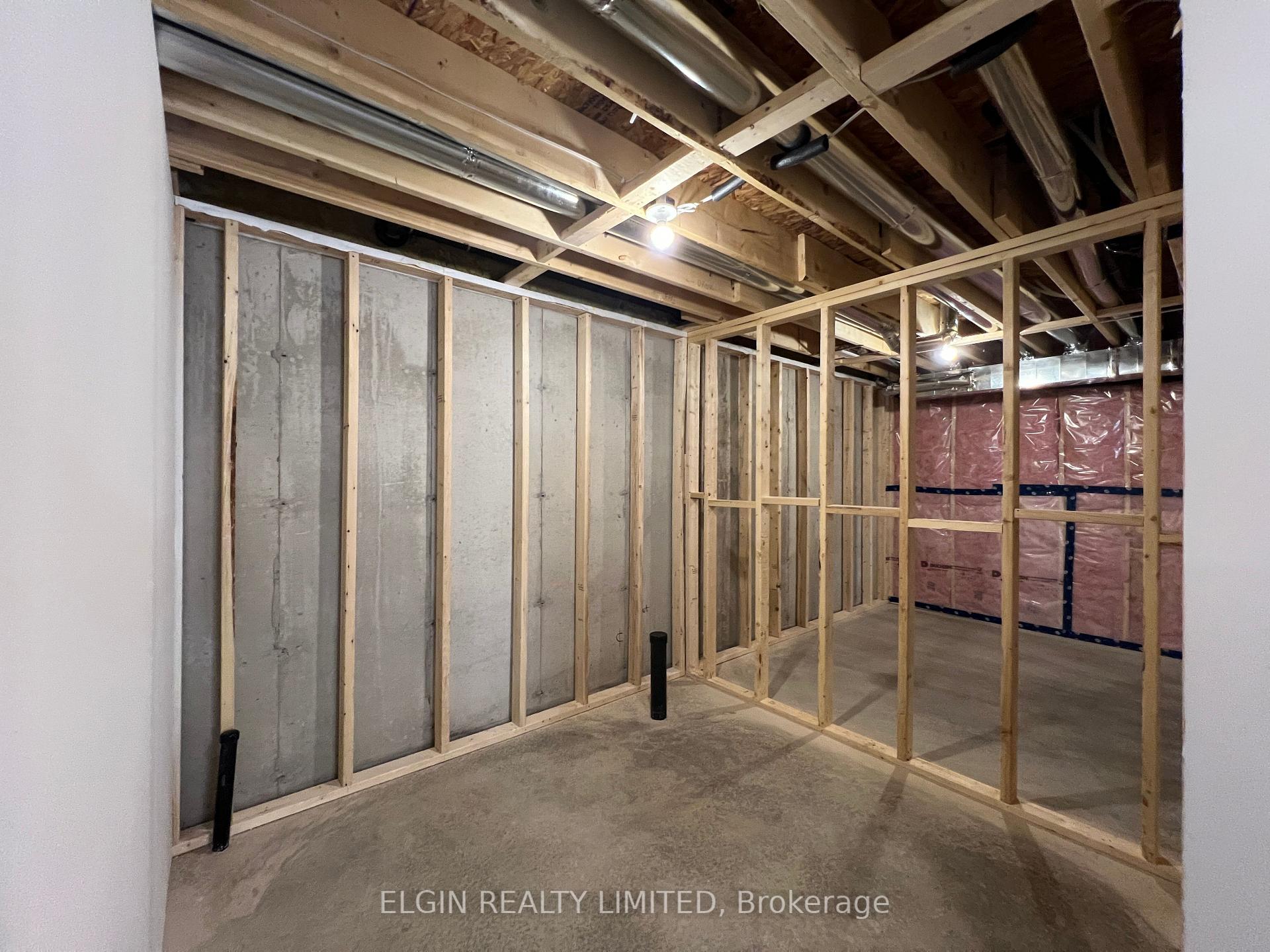 Photo 18 of 29 Dunning Way, St. Thomas — HOMEH