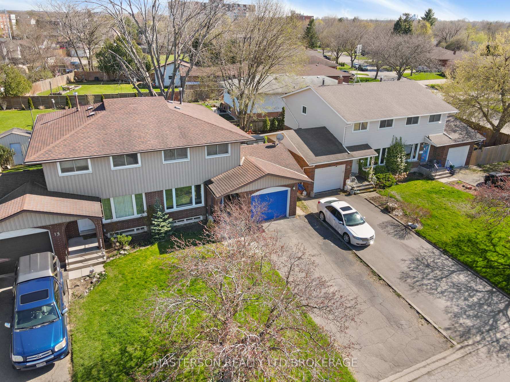 Photo 2 of 15 Westfield Drive, St. Catharines, Fairview — HOMEH