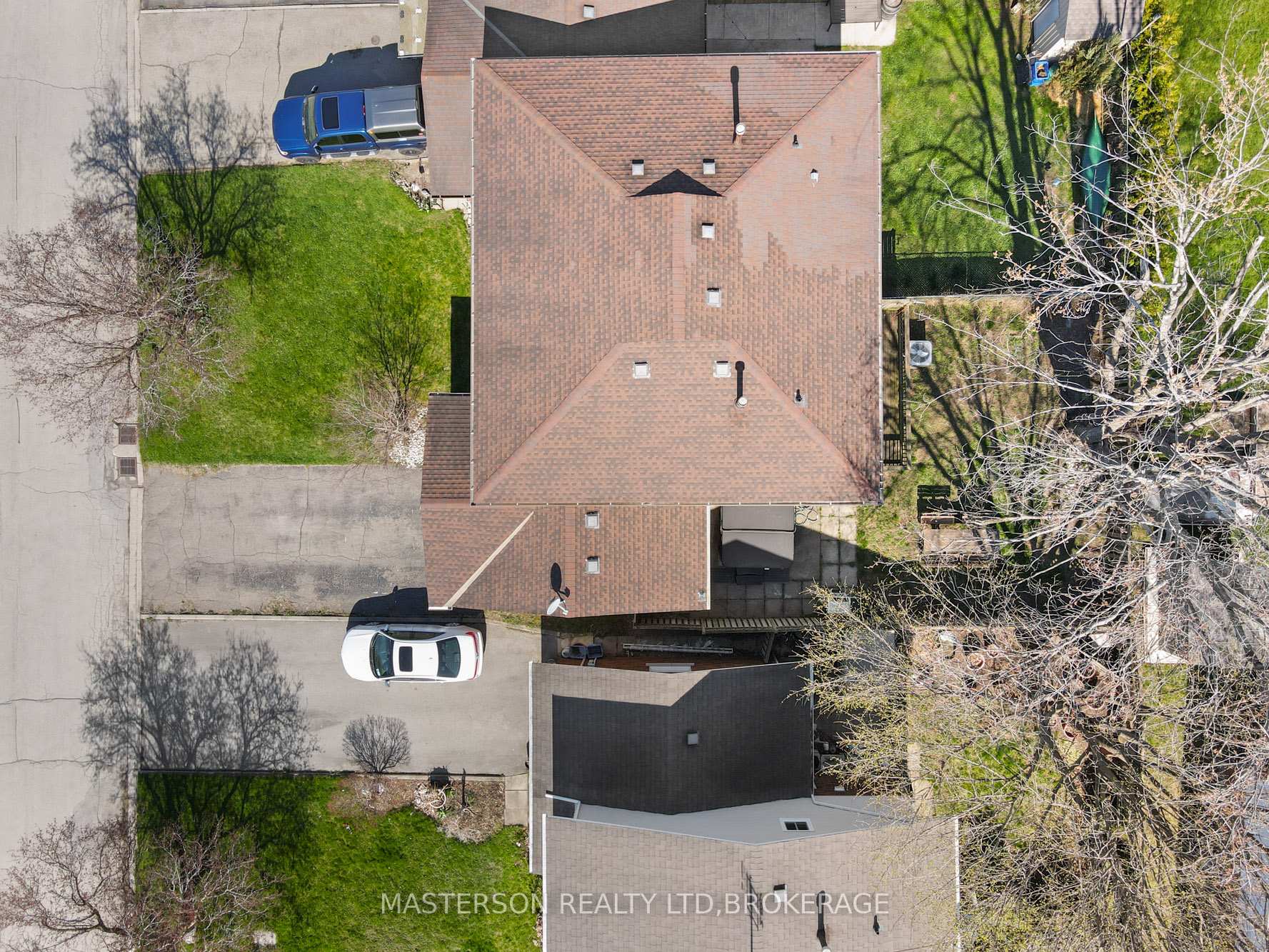 Photo 3 of 15 Westfield Drive, St. Catharines, Fairview — HOMEH