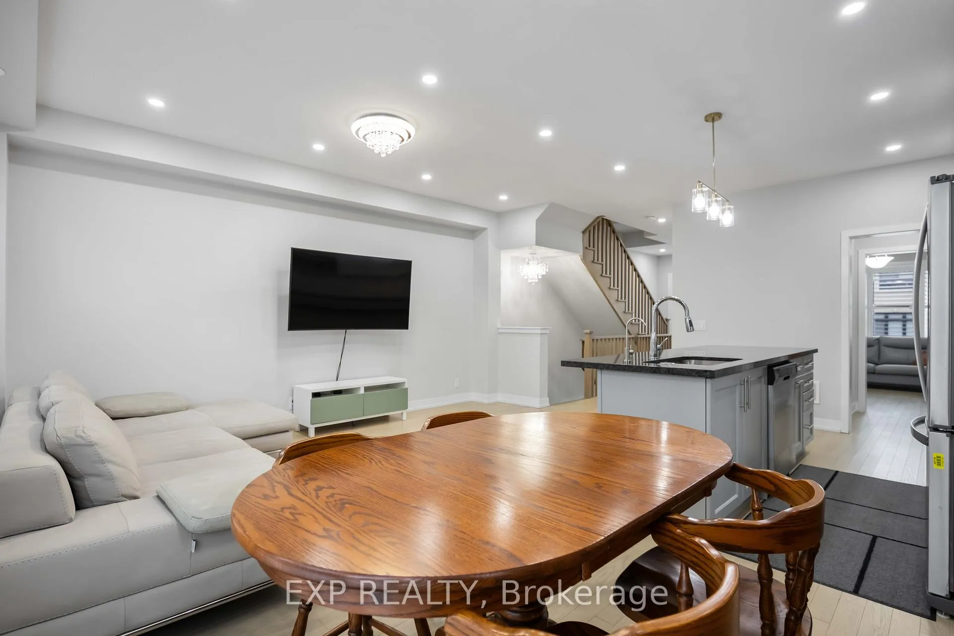 Photo 9 of 22 Guardhouse Crescent, Markham, Angus Glen — HOMEH