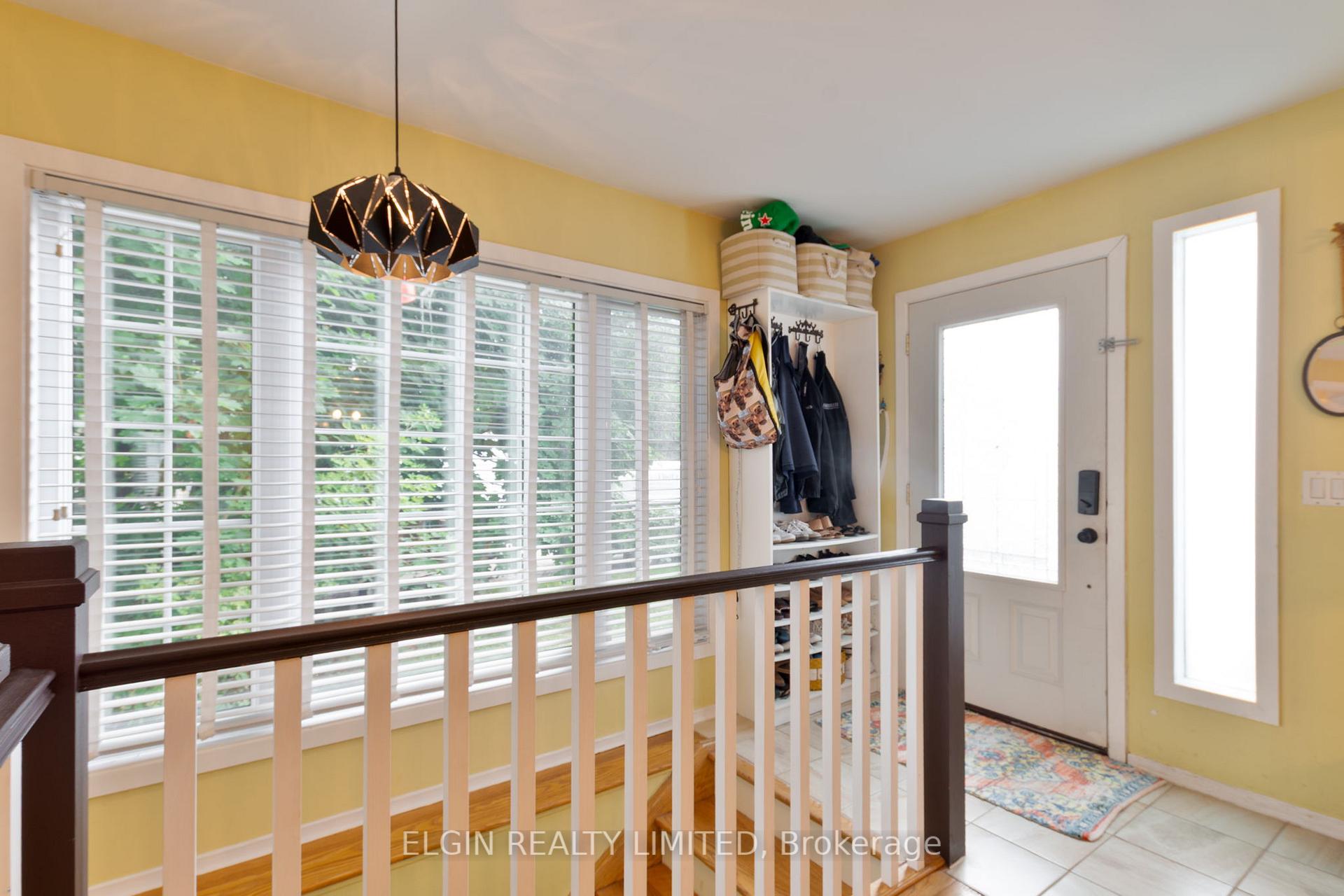 Photo 3 of 26 Oak Street, St. Thomas — HOMEH