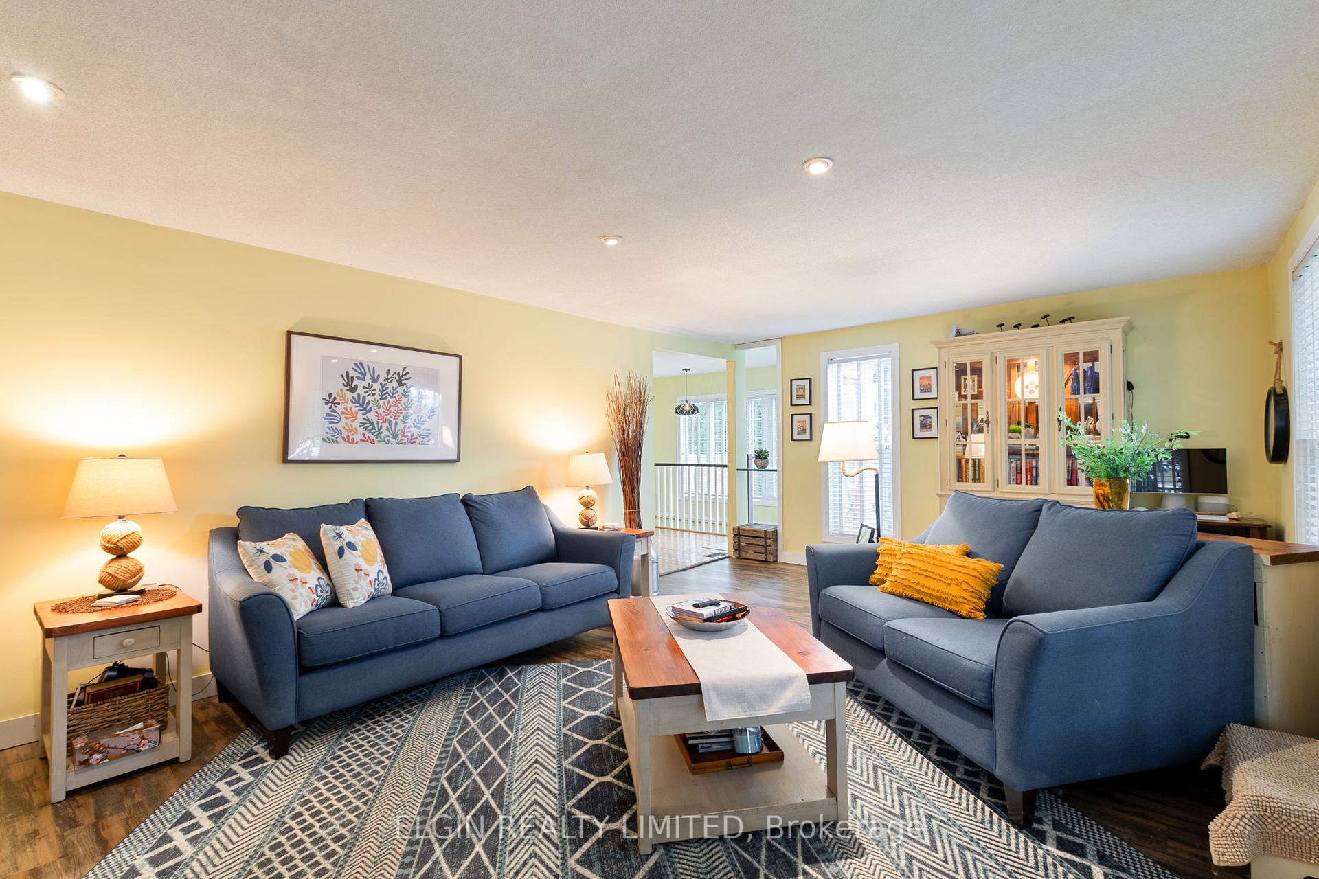 Photo 7 of 26 Oak Street, St. Thomas — HOMEH