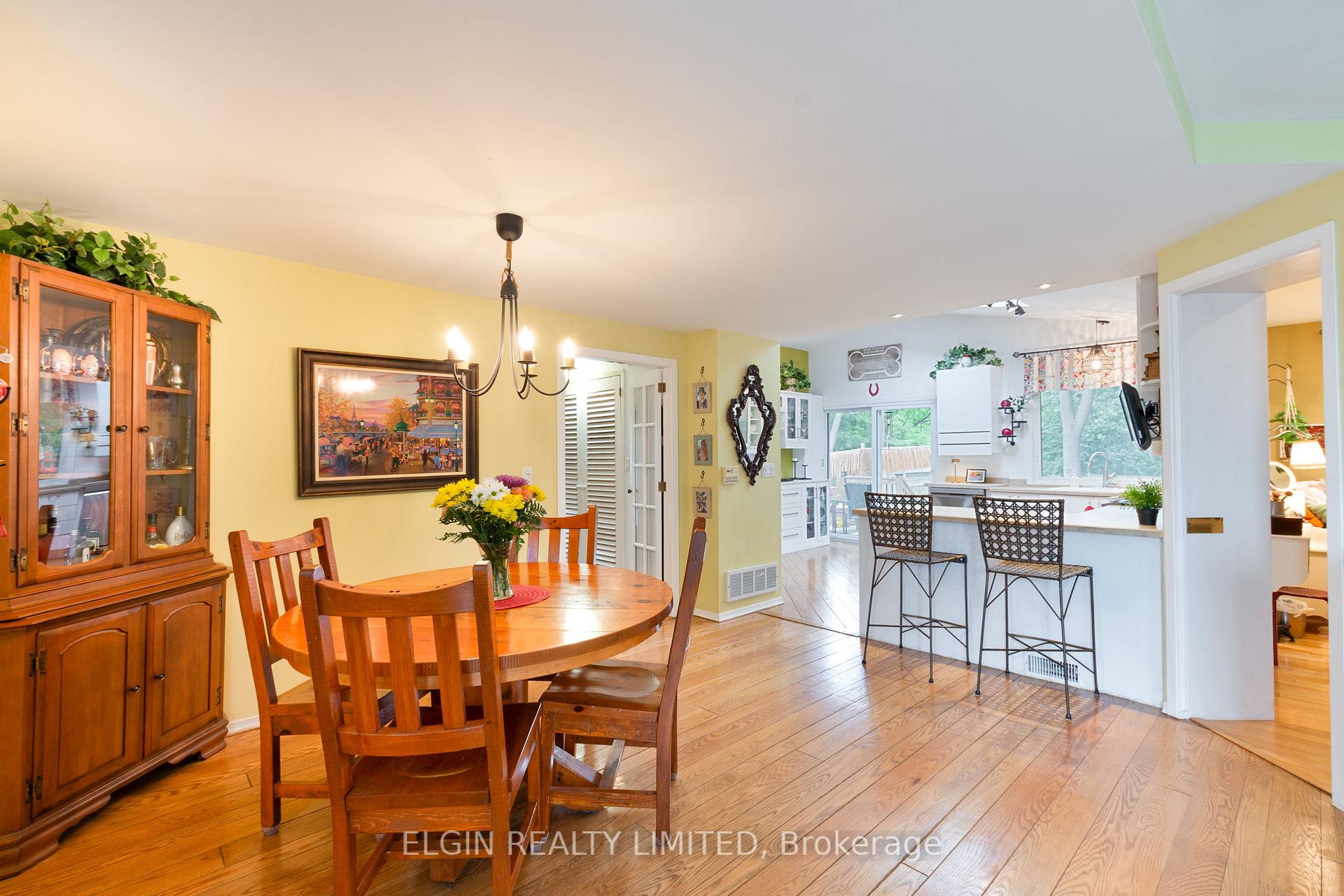 Photo 9 of 26 Oak Street, St. Thomas — HOMEH