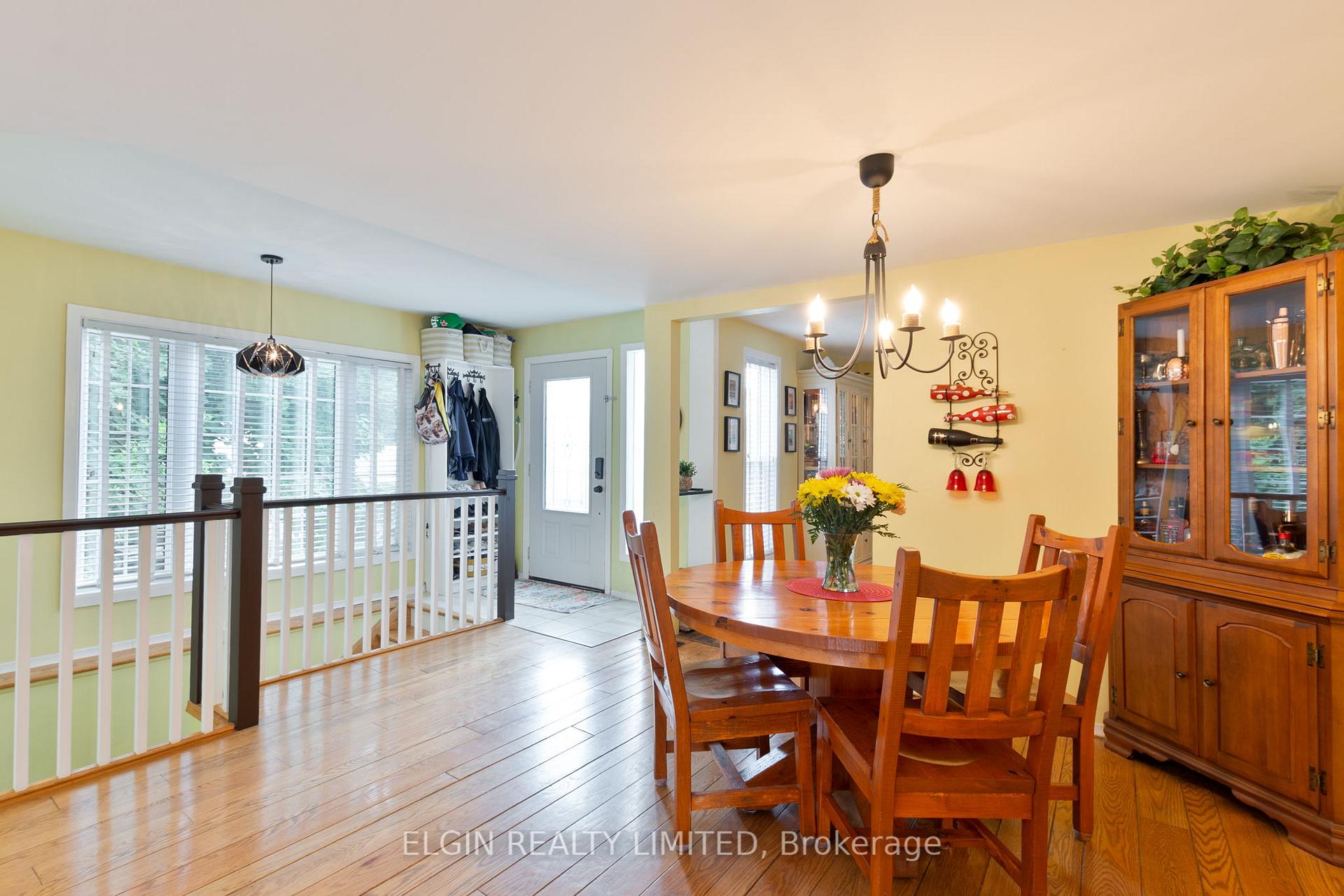 Photo 10 of 26 Oak Street, St. Thomas — HOMEH
