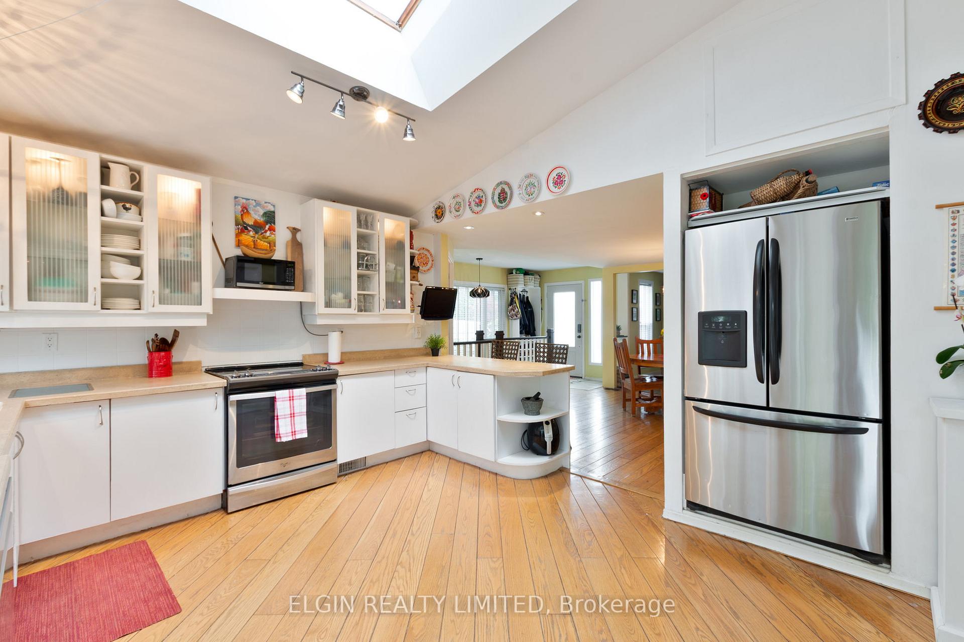 Photo 14 of 26 Oak Street, St. Thomas — HOMEH