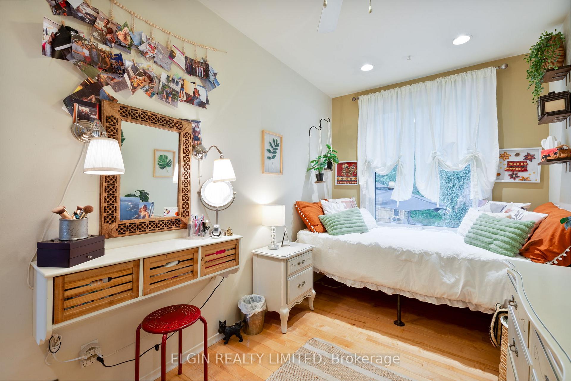 Photo 22 of 26 Oak Street, St. Thomas — HOMEH