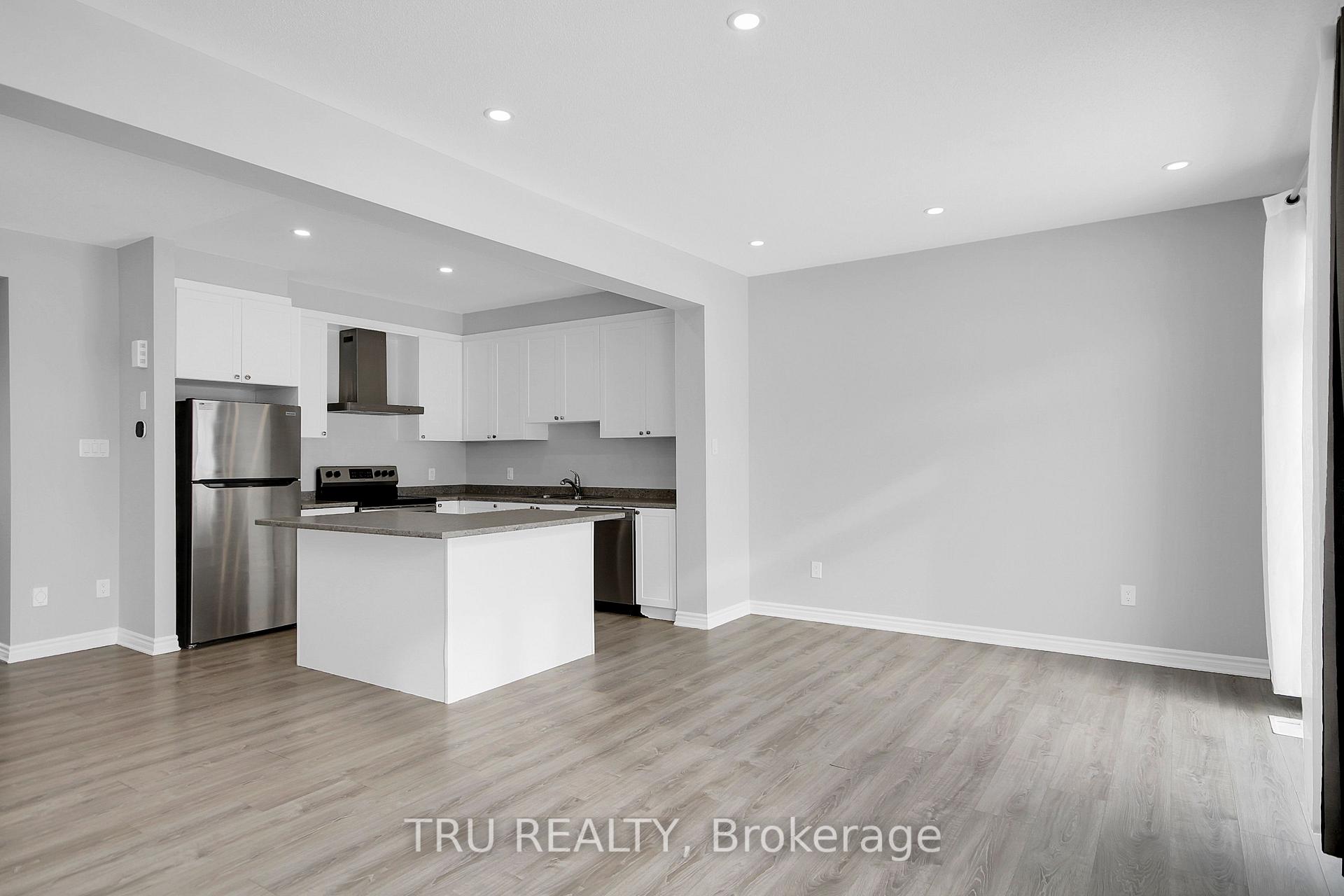Photo 8 of 735 Derreen Avenue, Ottawa, Stittsville (North) — HOMEH
