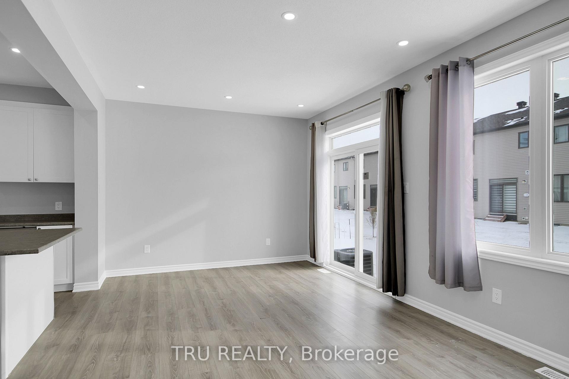 Photo 10 of 735 Derreen Avenue, Ottawa, Stittsville (North) — HOMEH