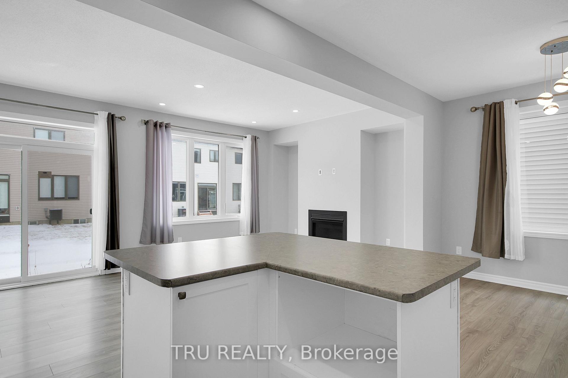Photo 11 of 735 Derreen Avenue, Ottawa, Stittsville (North) — HOMEH