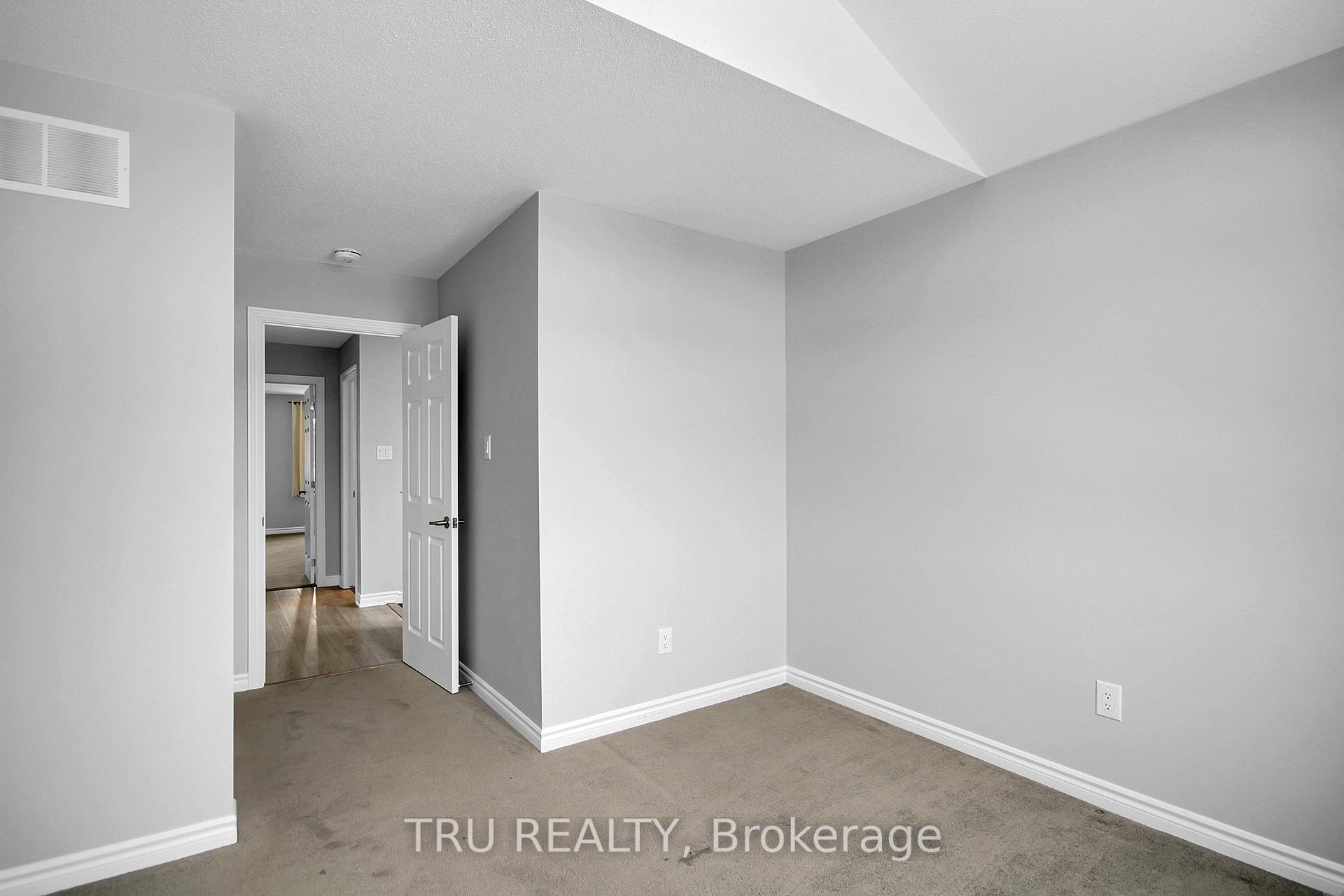 Photo 21 of 735 Derreen Avenue, Ottawa, Stittsville (North) — HOMEH