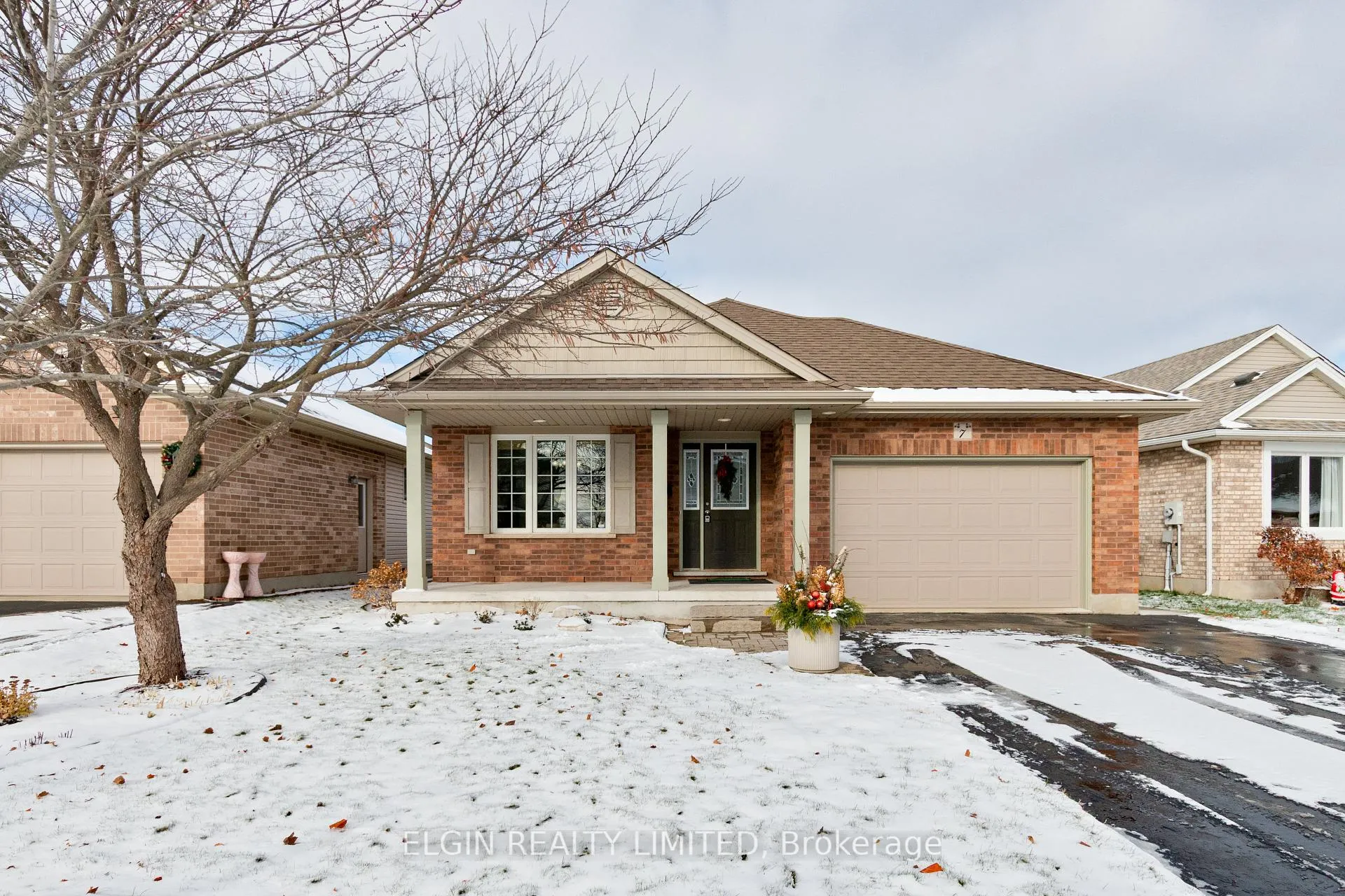 Photo 1 of 7 Circlewood Drive, St. Thomas — HOMEH