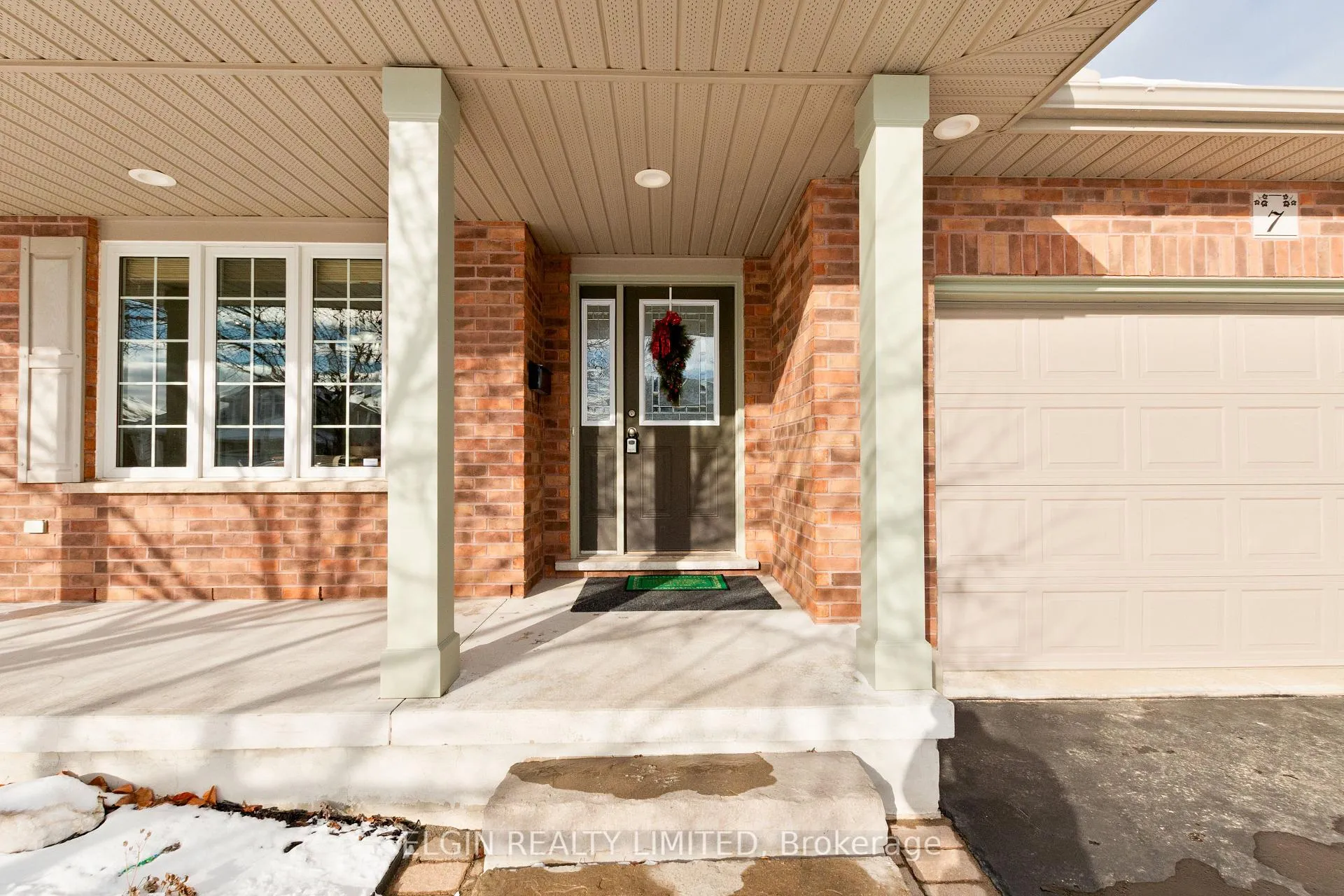 Photo 4 of 7 Circlewood Drive, St. Thomas — HOMEH