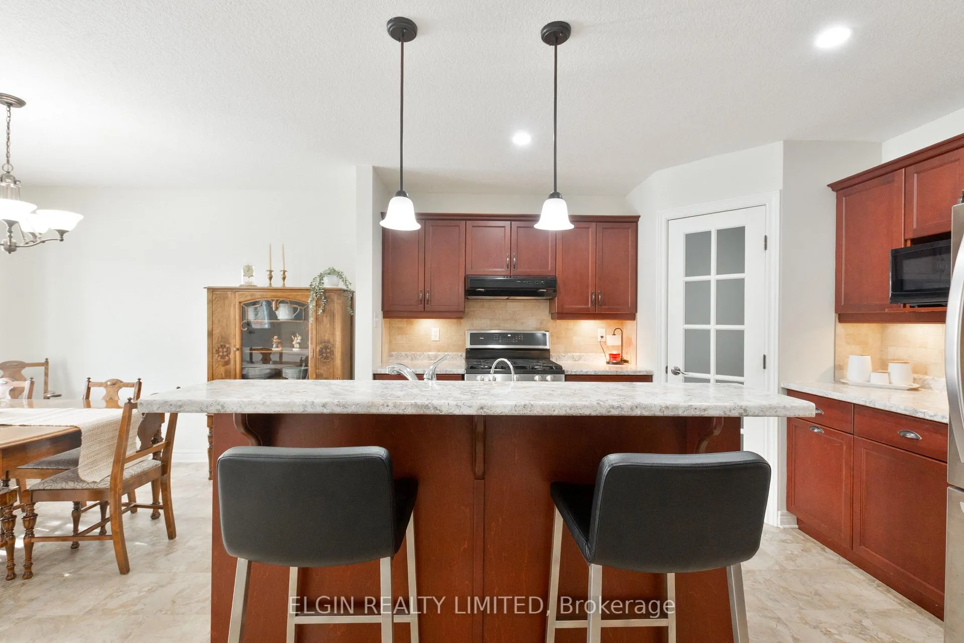 Photo 14 of 7 Circlewood Drive, St. Thomas — HOMEH