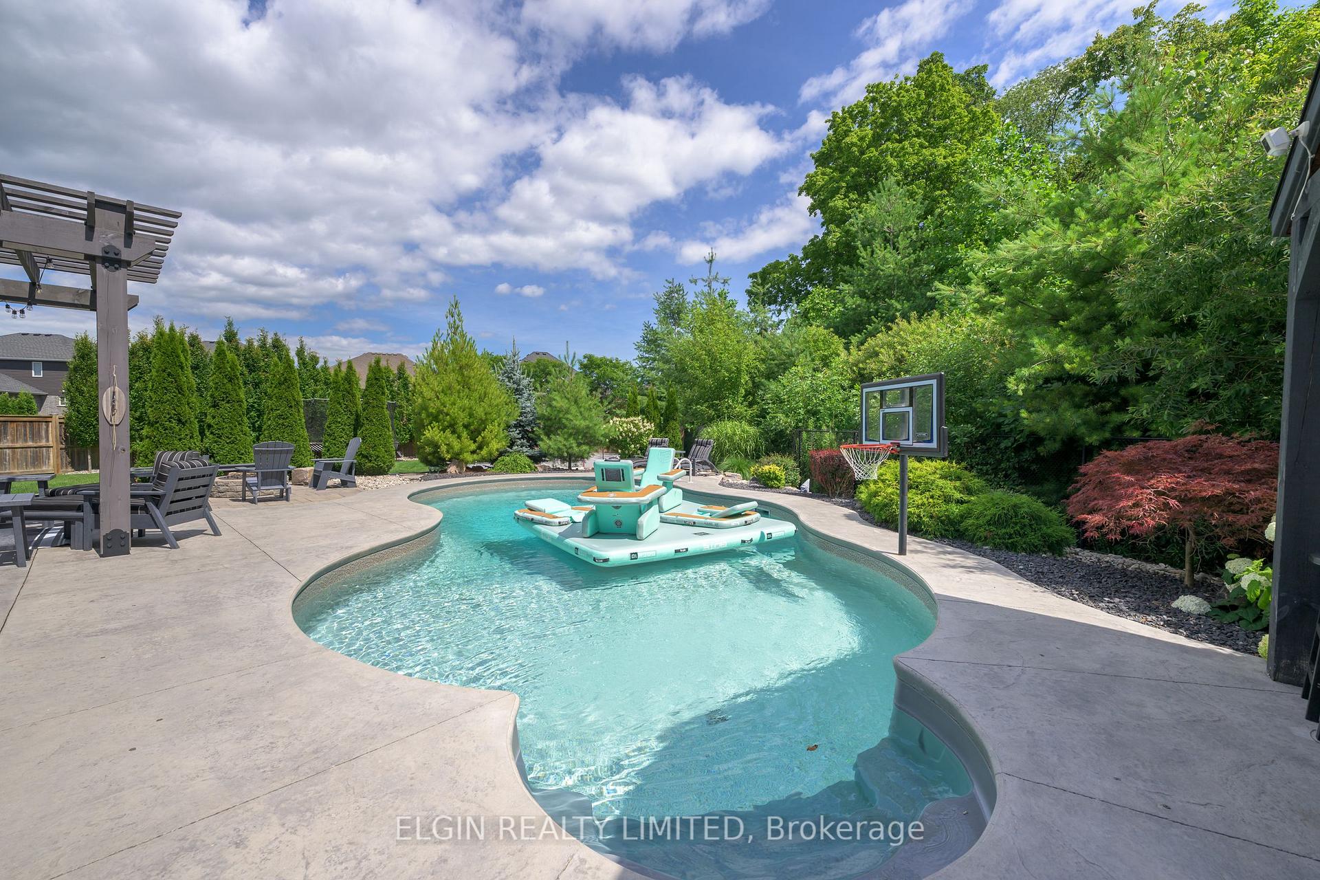Photo 43 of 47 Bridle Path Road, St. Thomas — HOMEH