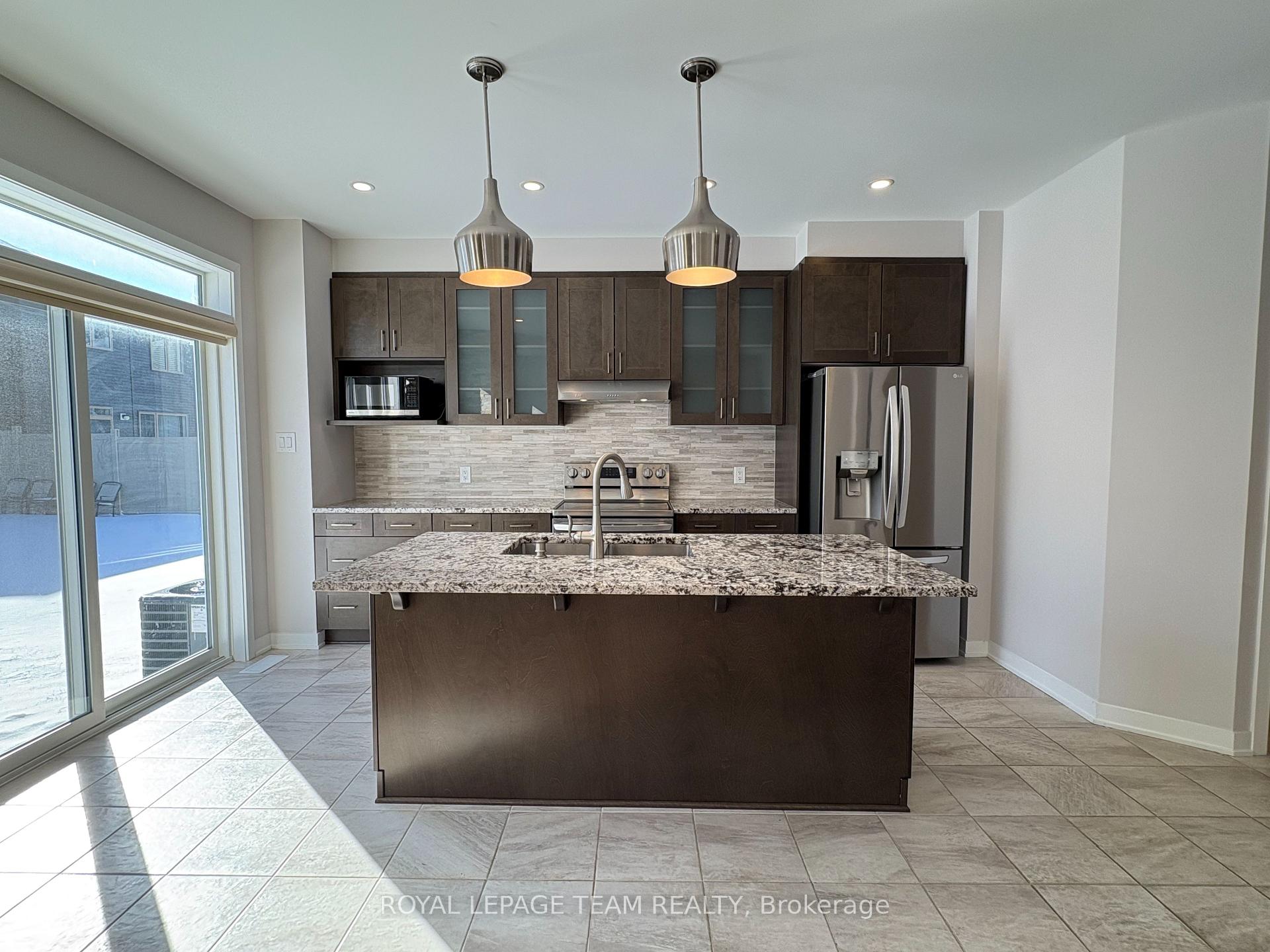 Photo 12 of 773 Derreen Avenue, Ottawa, Stittsville (North) — HOMEH
