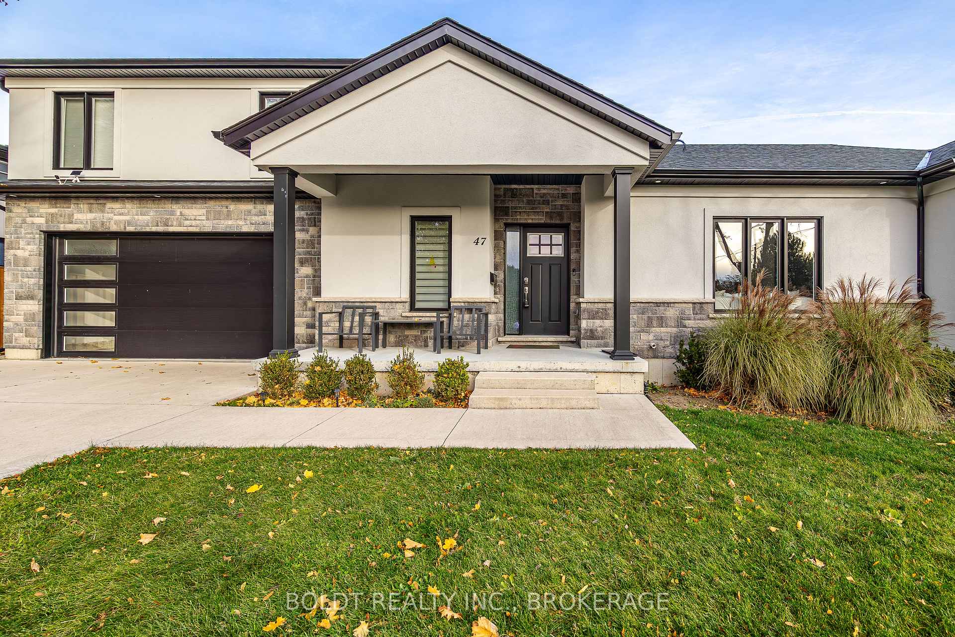 Photo 2 of 47 Roland Street, St. Catharines, Western Hill — HOMEH