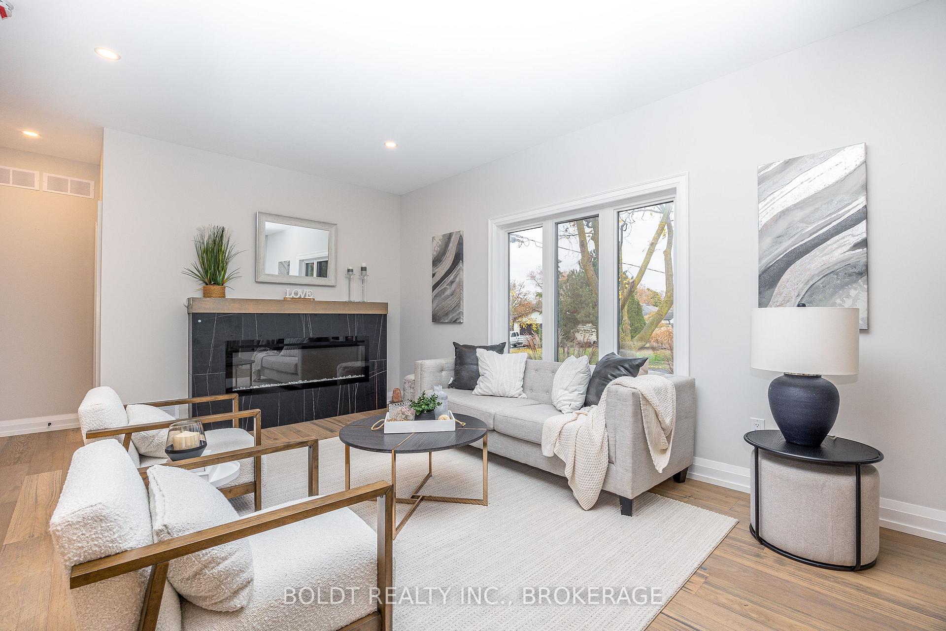 Photo 5 of 47 Roland Street, St. Catharines, Western Hill — HOMEH