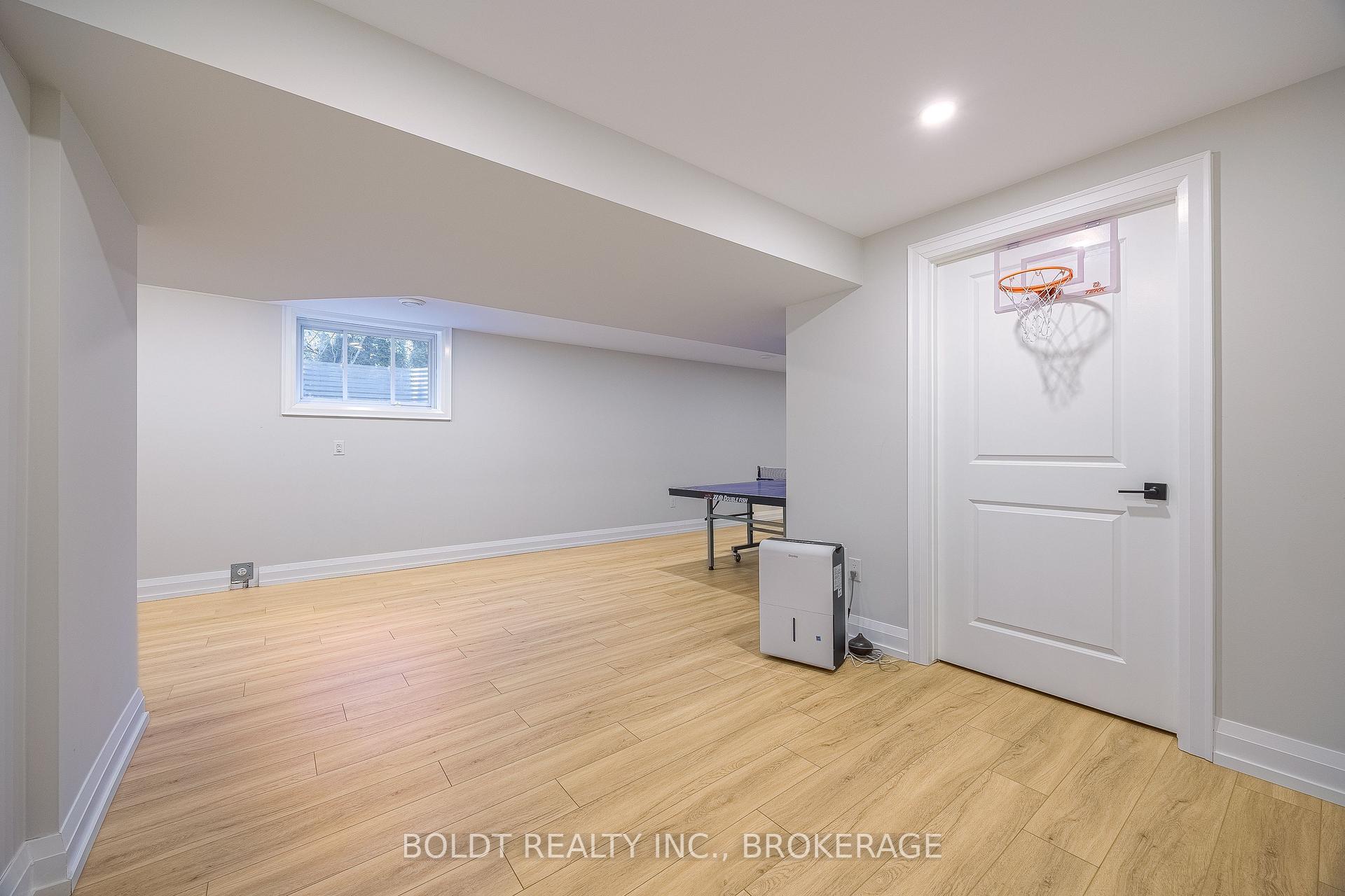 Photo 13 of 47 Roland Street, St. Catharines, Western Hill — HOMEH