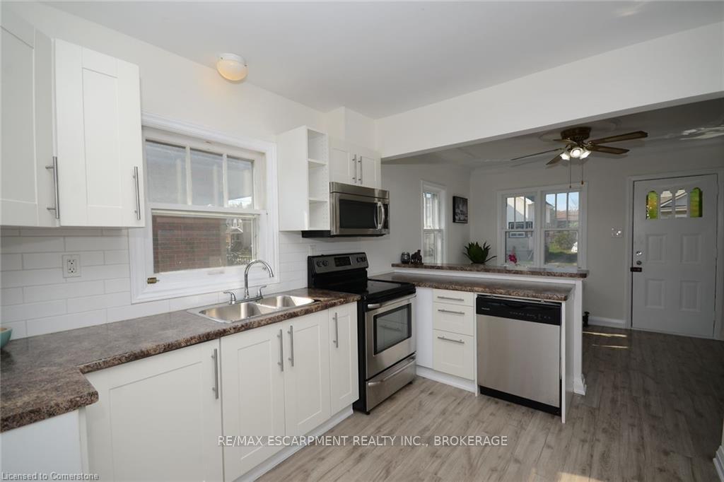 Photo 5 of 22 Brighton Avenue, St. Catharines, Facer — HOMEH