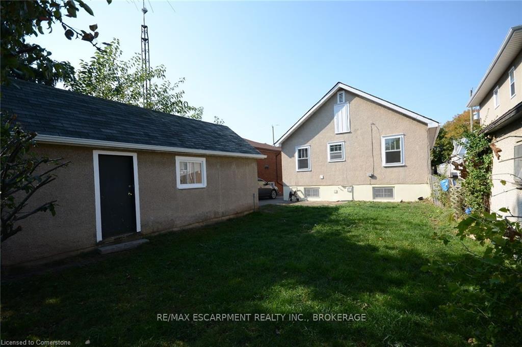 Photo 14 of 22 Brighton Avenue, St. Catharines, Facer — HOMEH