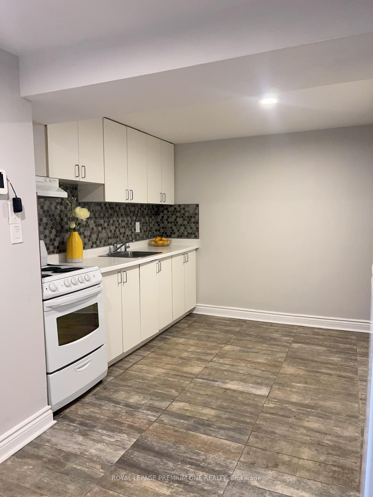 Photo 17 of 297 Vaughan Road, Toronto, Humewood-Cedarvale — HOMEH