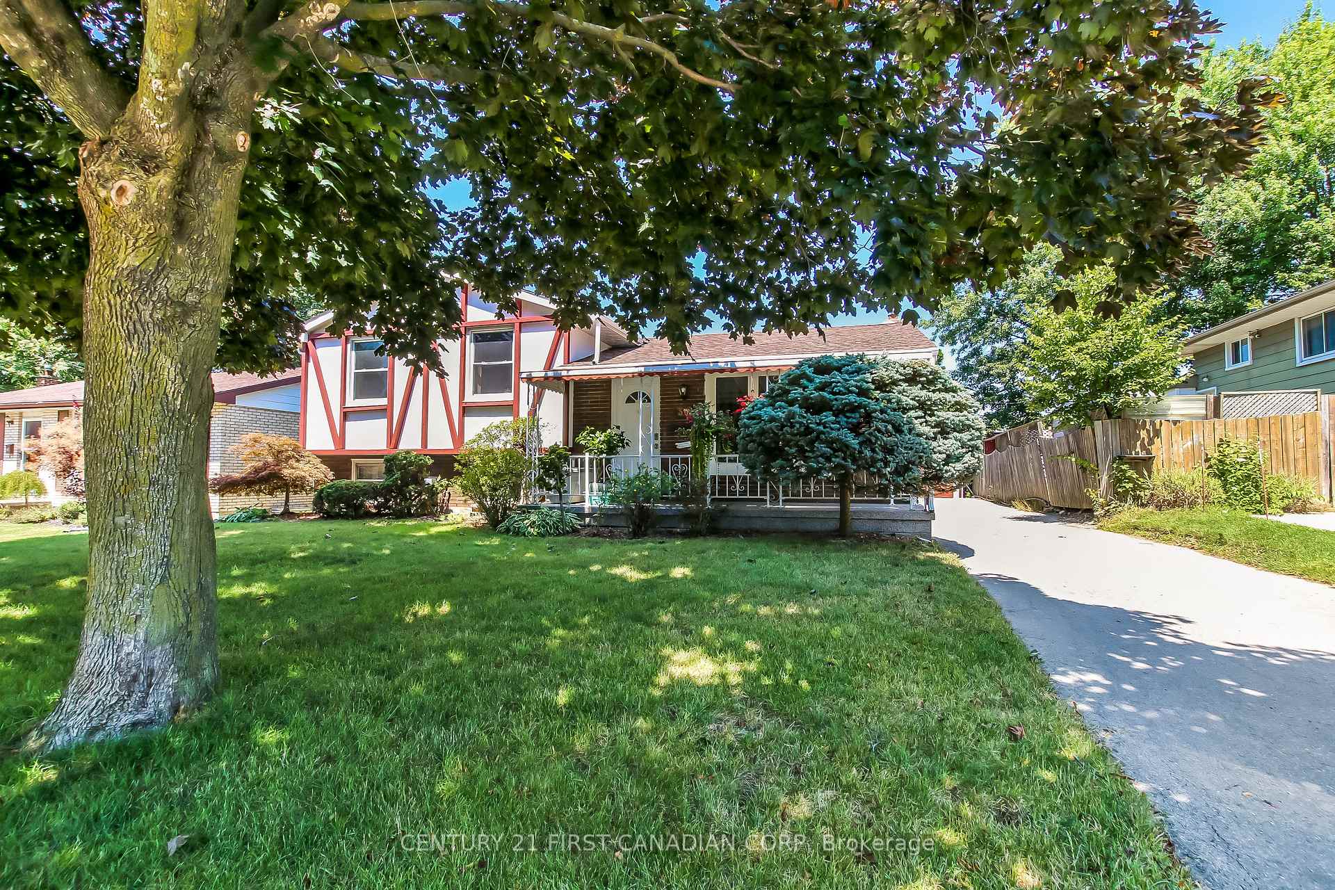 Photo 2 of 50 Airey Avenue, St. Thomas — HOMEH