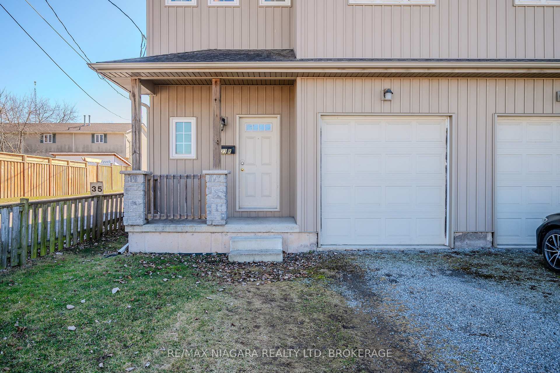 Photo 4 of 33B Pinecrest Avenue, St. Catharines, Burleigh Hill — HOMEH