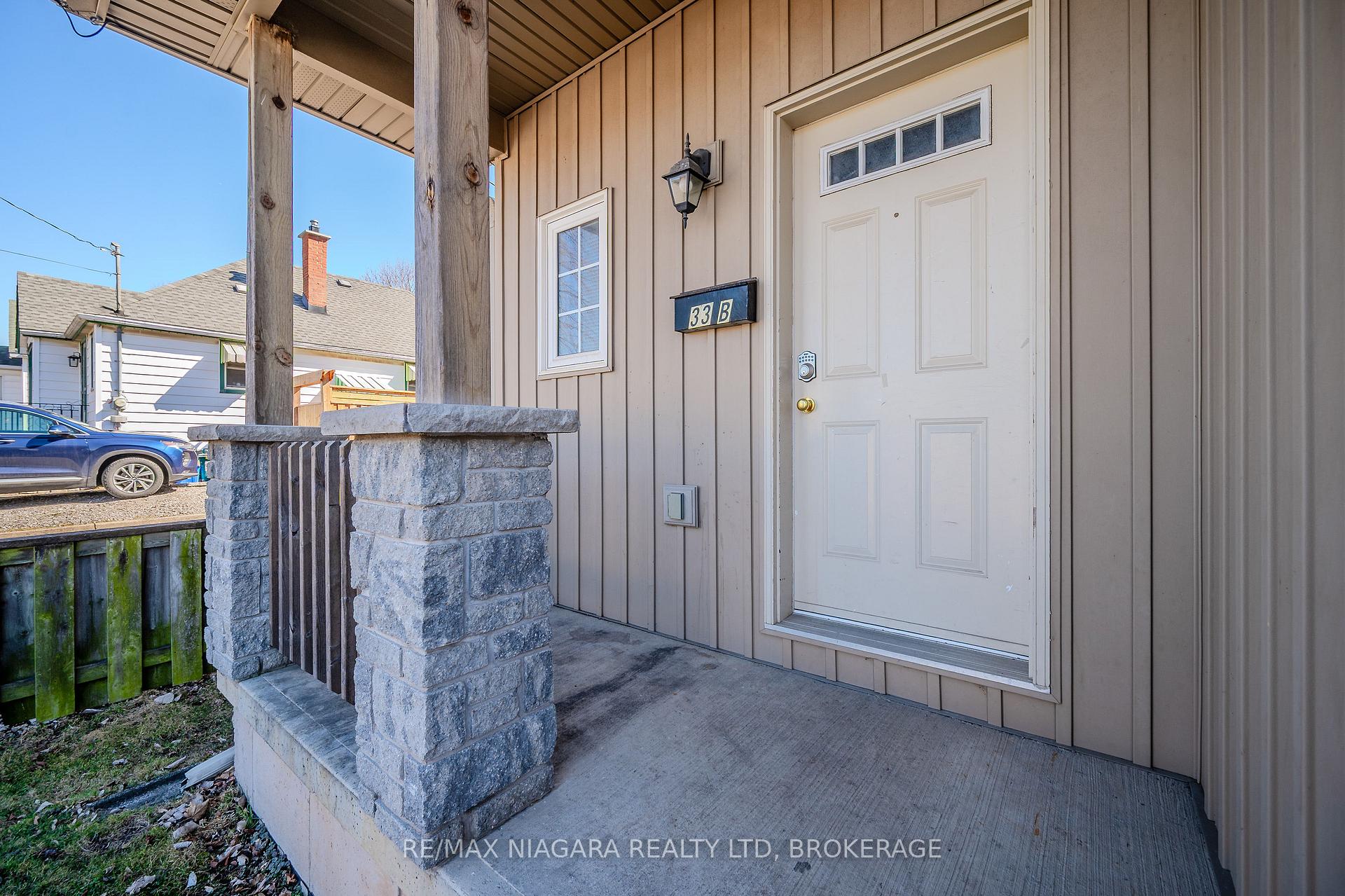 Photo 5 of 33B Pinecrest Avenue, St. Catharines, Burleigh Hill — HOMEH