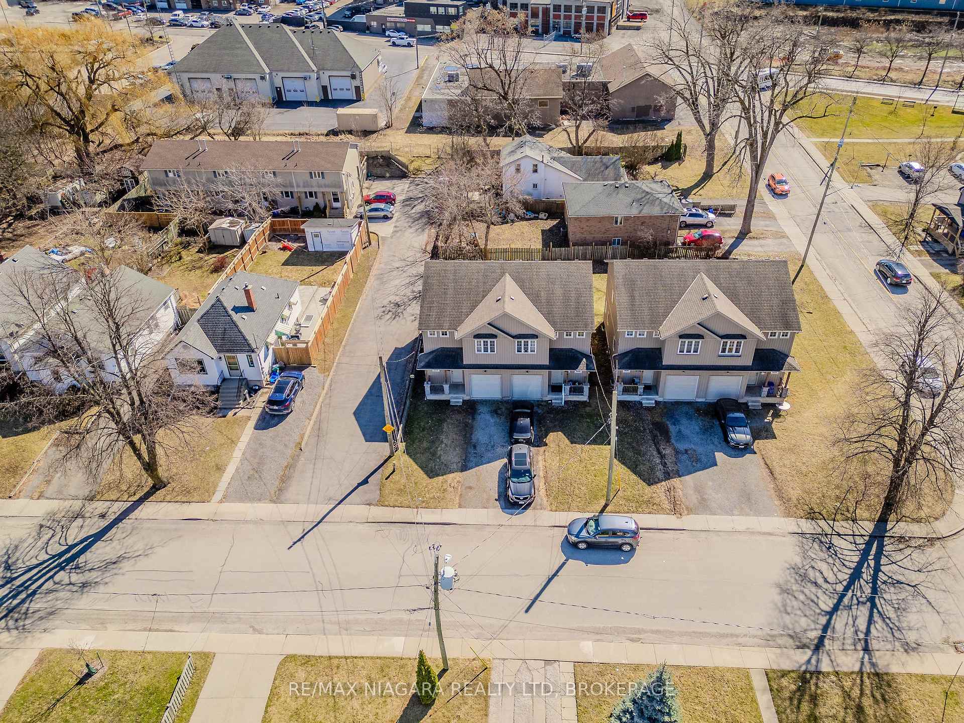 Photo 8 of 33B Pinecrest Avenue, St. Catharines, Burleigh Hill — HOMEH