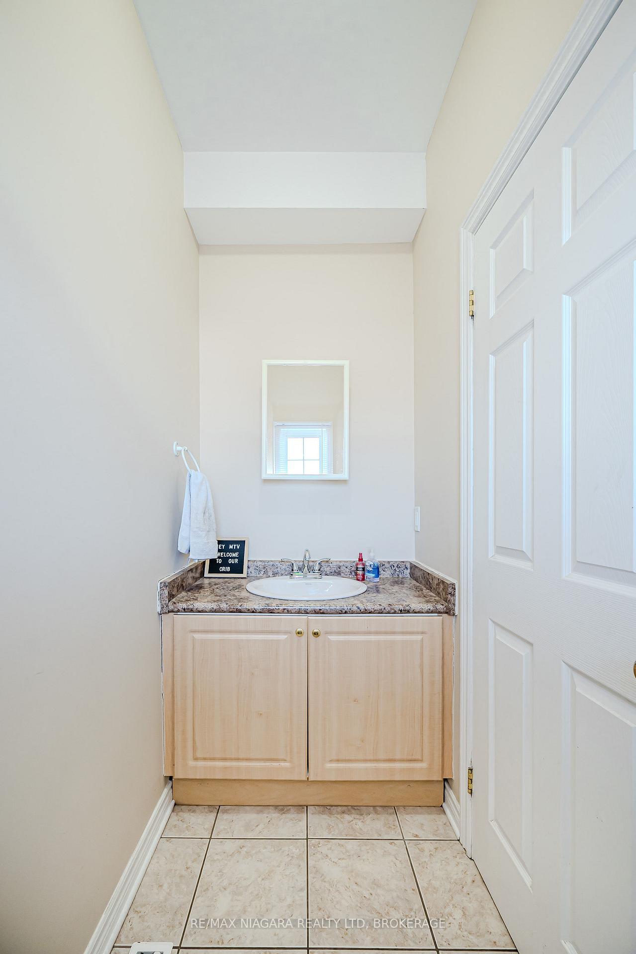 Photo 12 of 33B Pinecrest Avenue, St. Catharines, Burleigh Hill — HOMEH