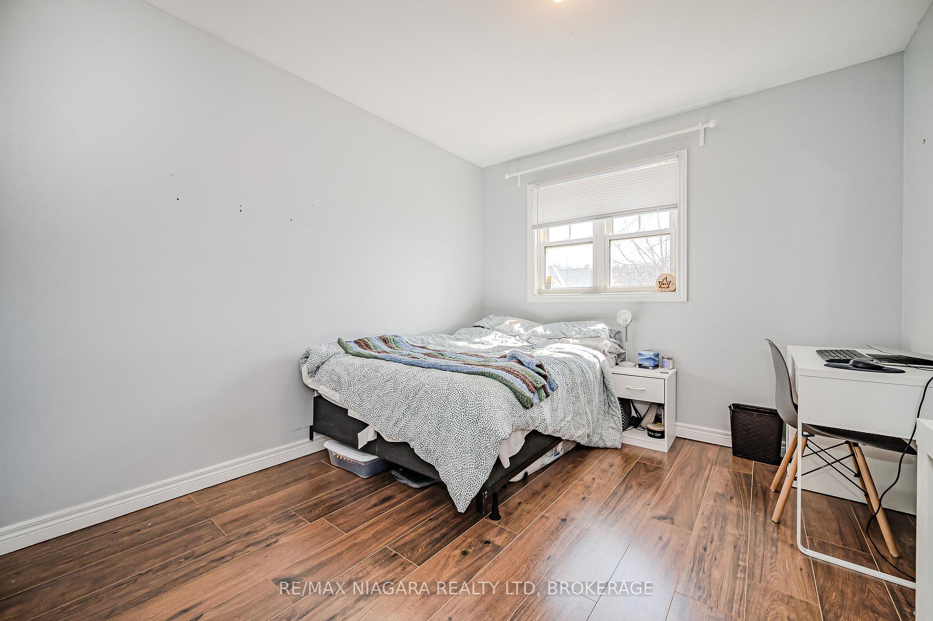 Photo 25 of 33B Pinecrest Avenue, St. Catharines, Burleigh Hill — HOMEH